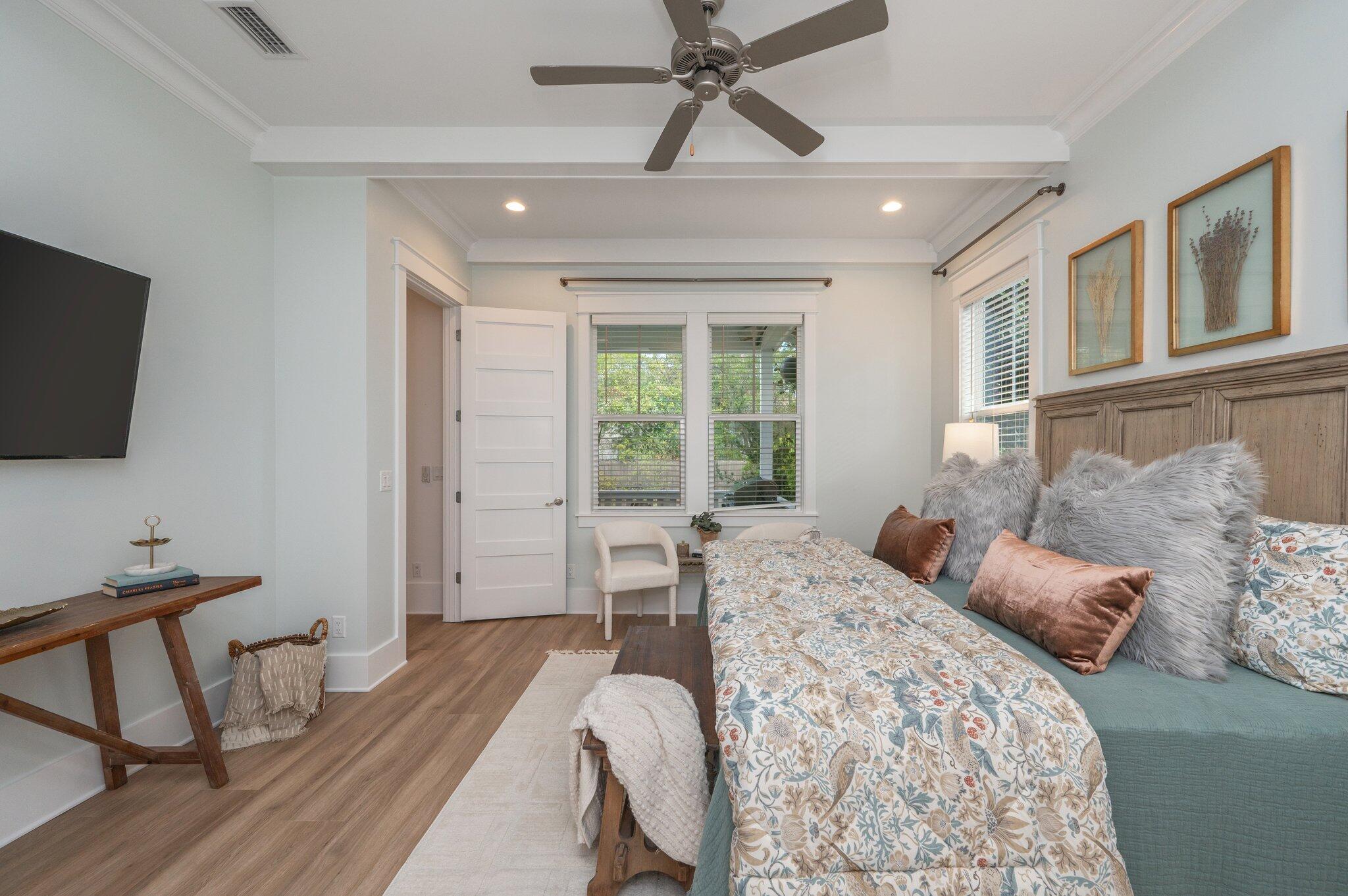 MAGNOLIA BEACH - Residential