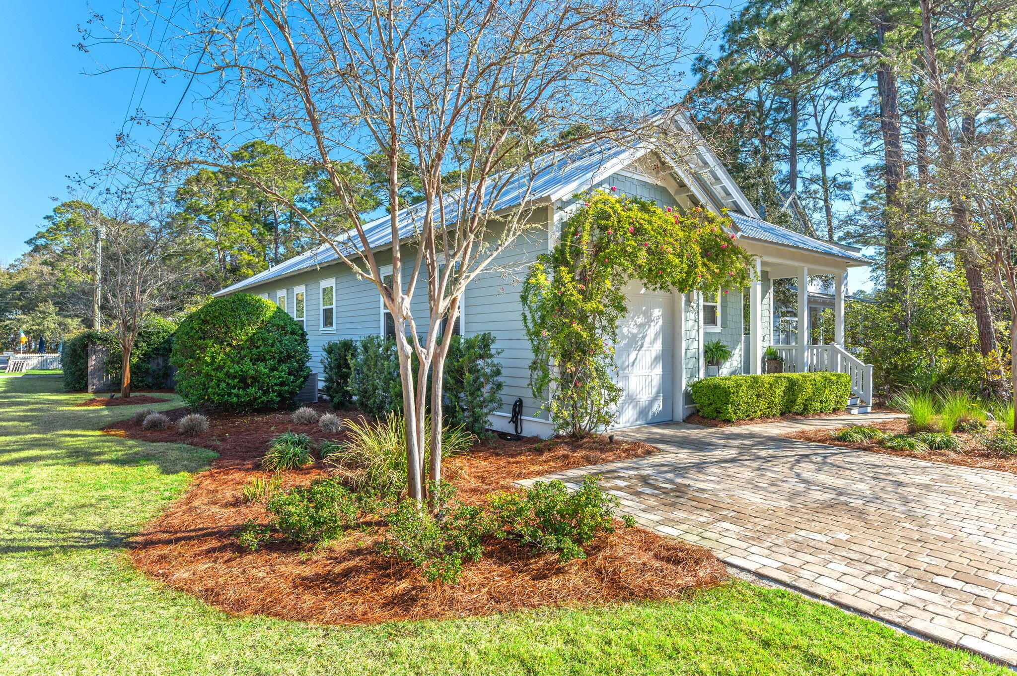 MAGNOLIA BEACH - Residential