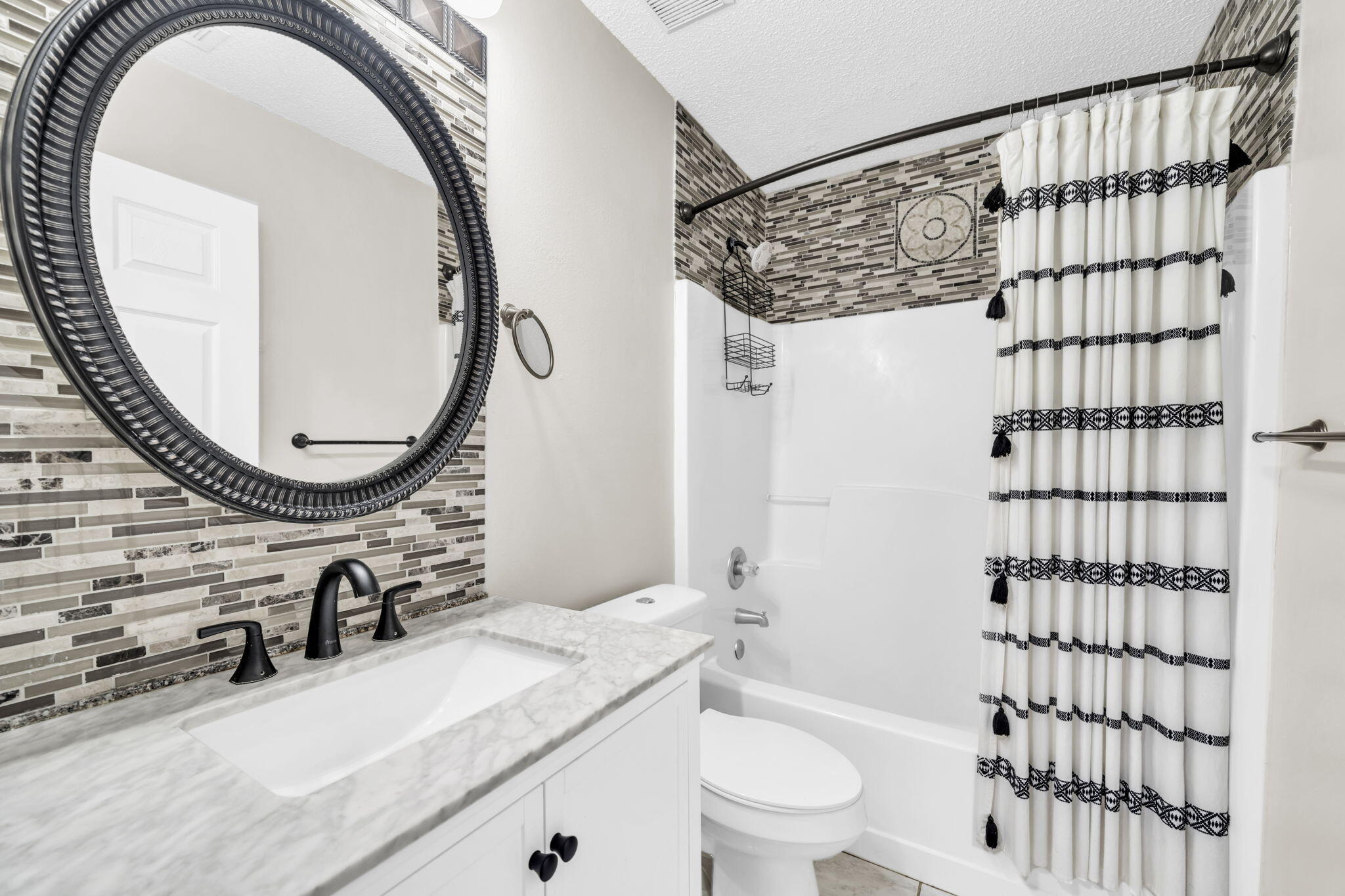 NORTHVIEW ESTATES 7TH ADDN - Residential