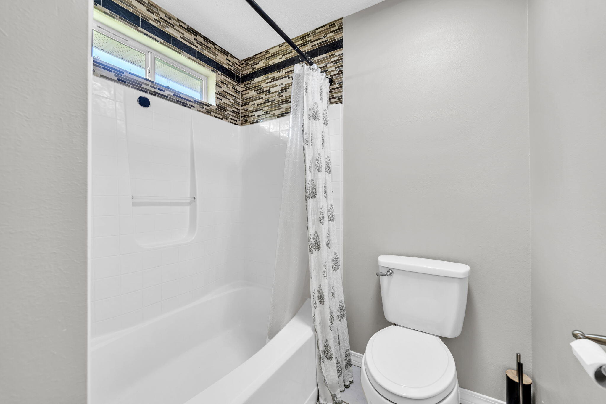 NORTHVIEW ESTATES 7TH ADDN - Residential