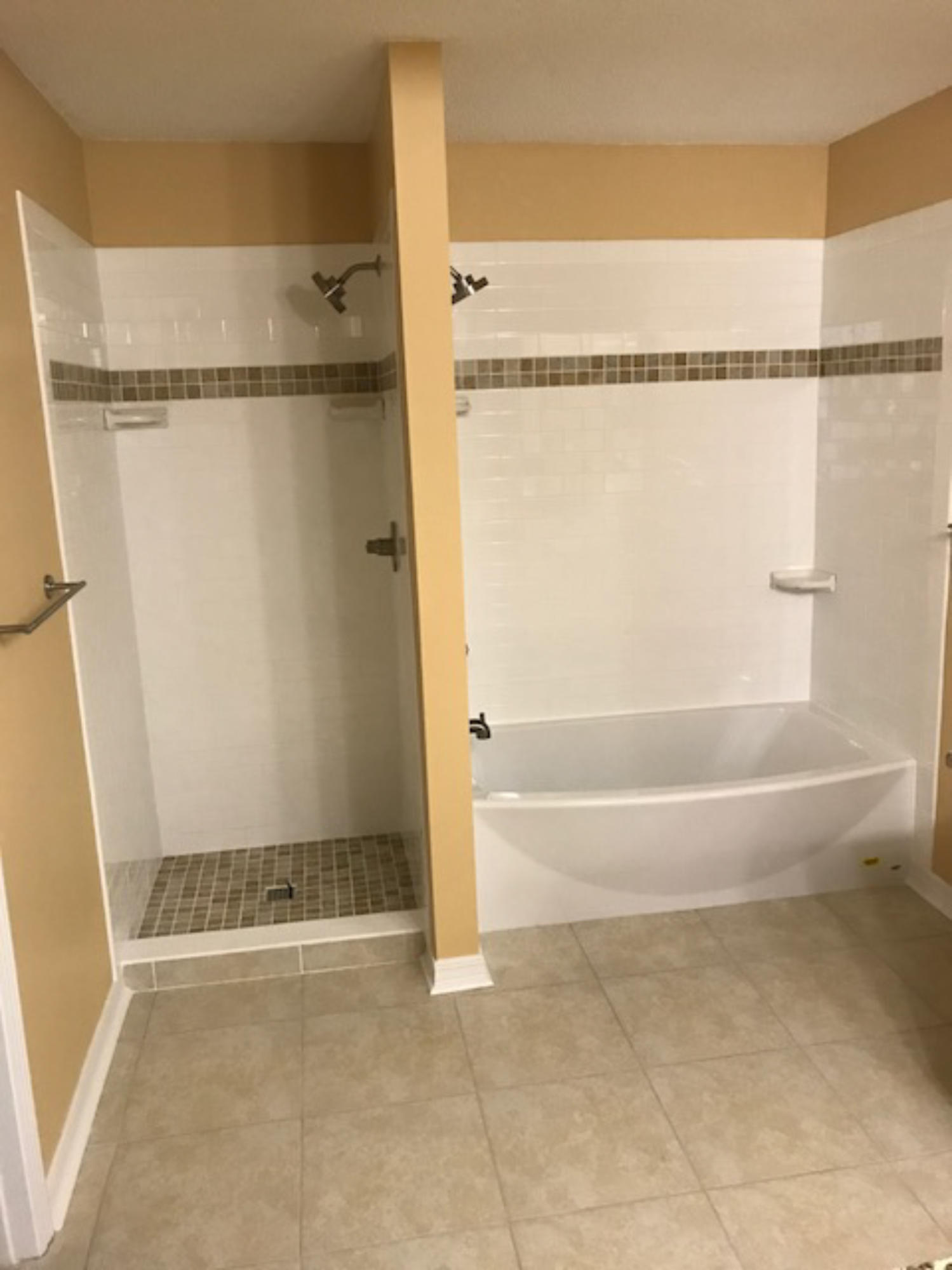 COLINA DEL ORO - Residential Lease