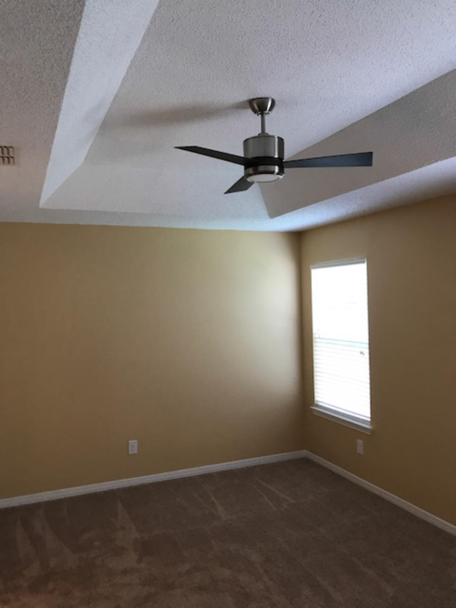 COLINA DEL ORO - Residential Lease