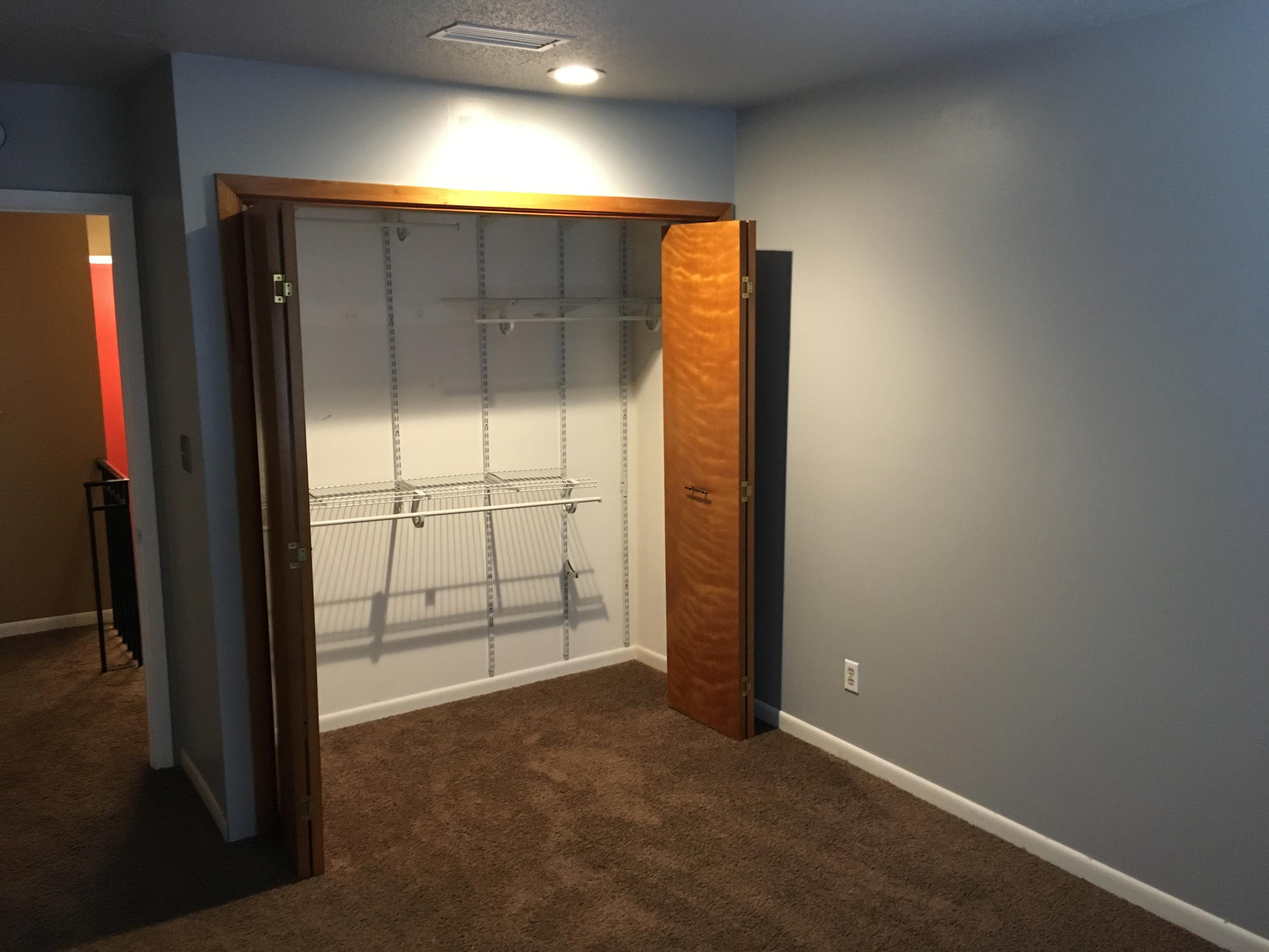 PINE RIDGE TRACE RE/SUB - Residential Lease