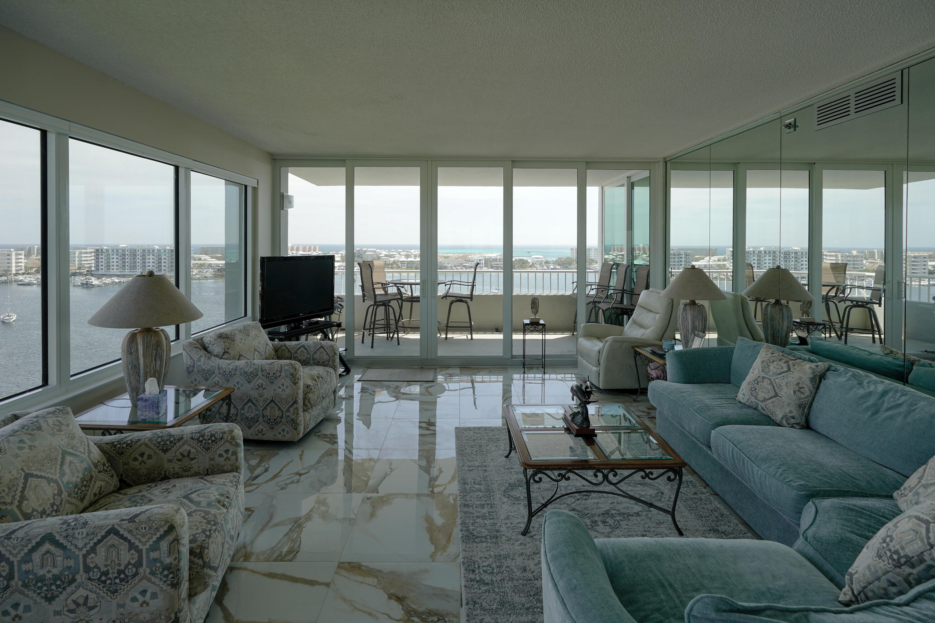 DESTIN YACHT CLUB - Residential Lease