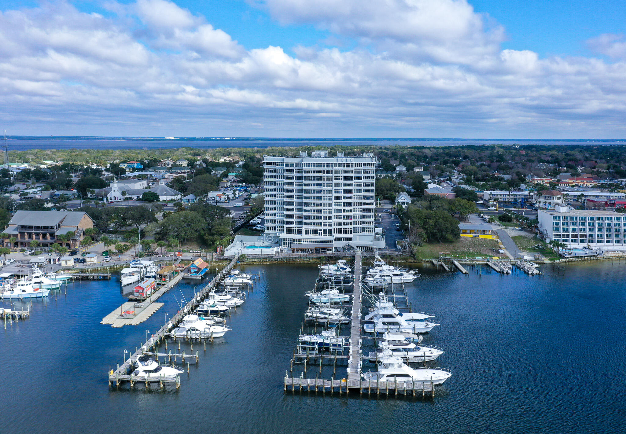 DESTIN YACHT CLUB - Residential Lease