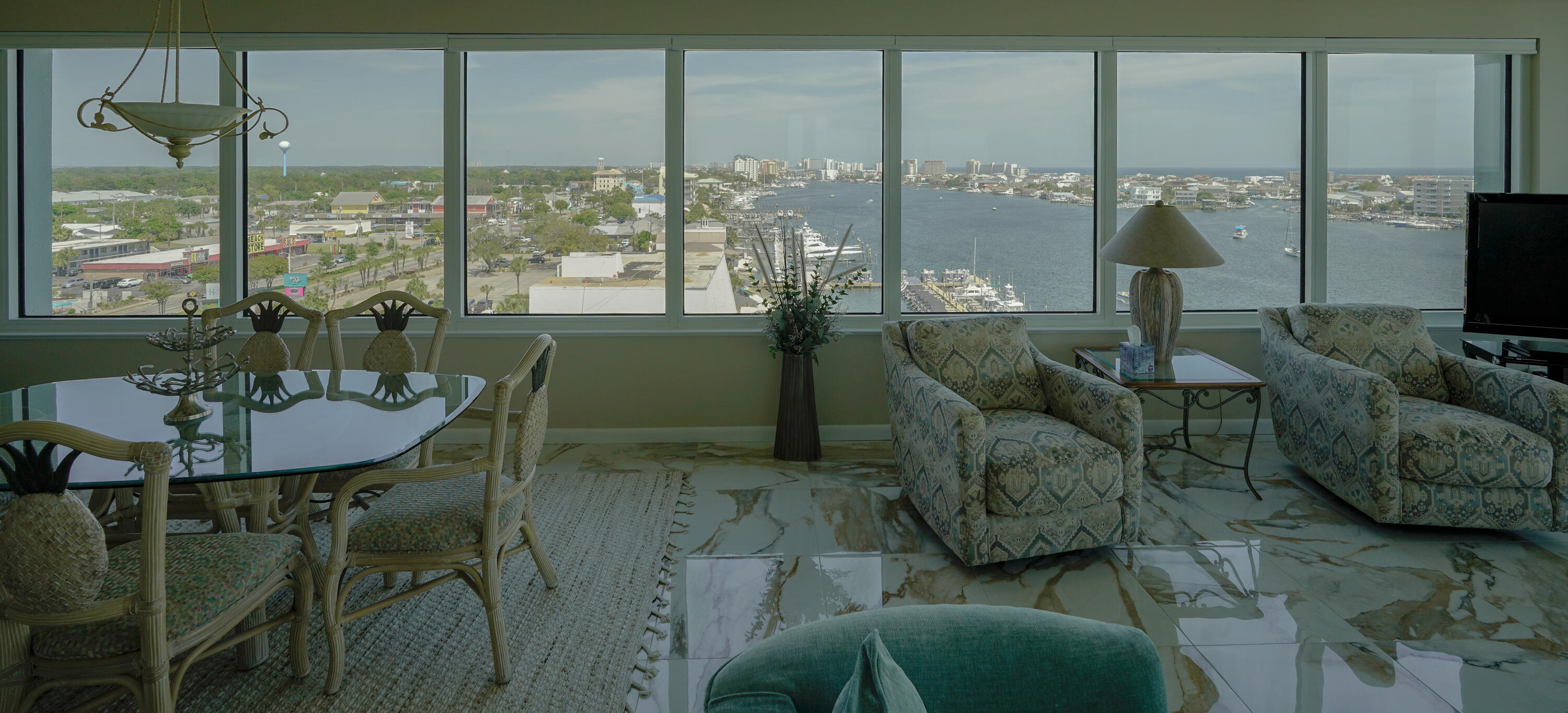 DESTIN YACHT CLUB - Residential Lease