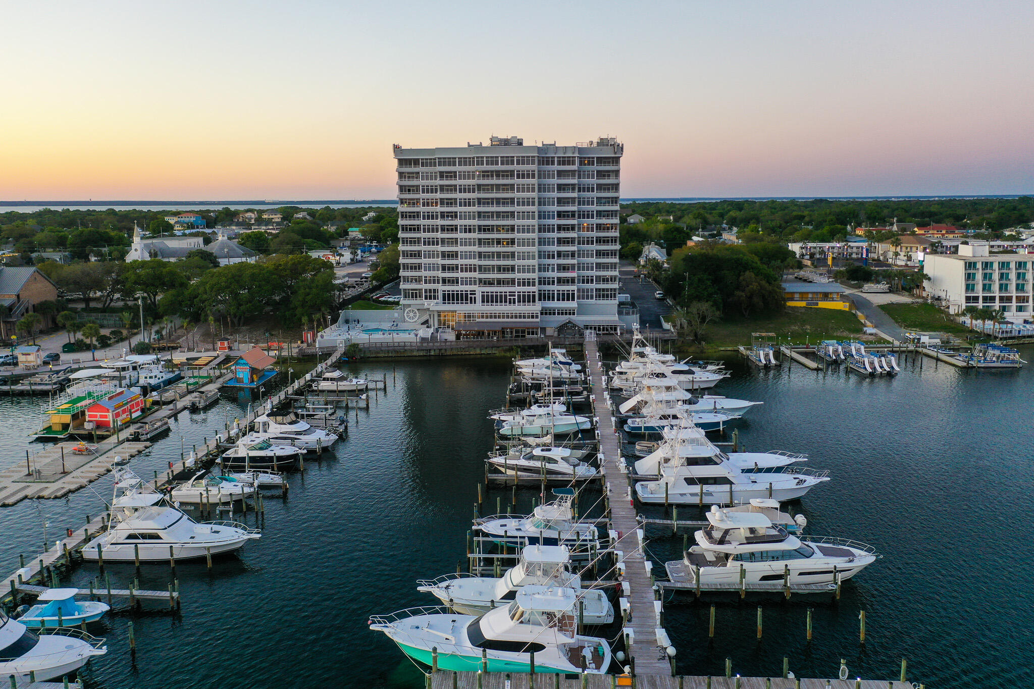 DESTIN YACHT CLUB - Residential Lease