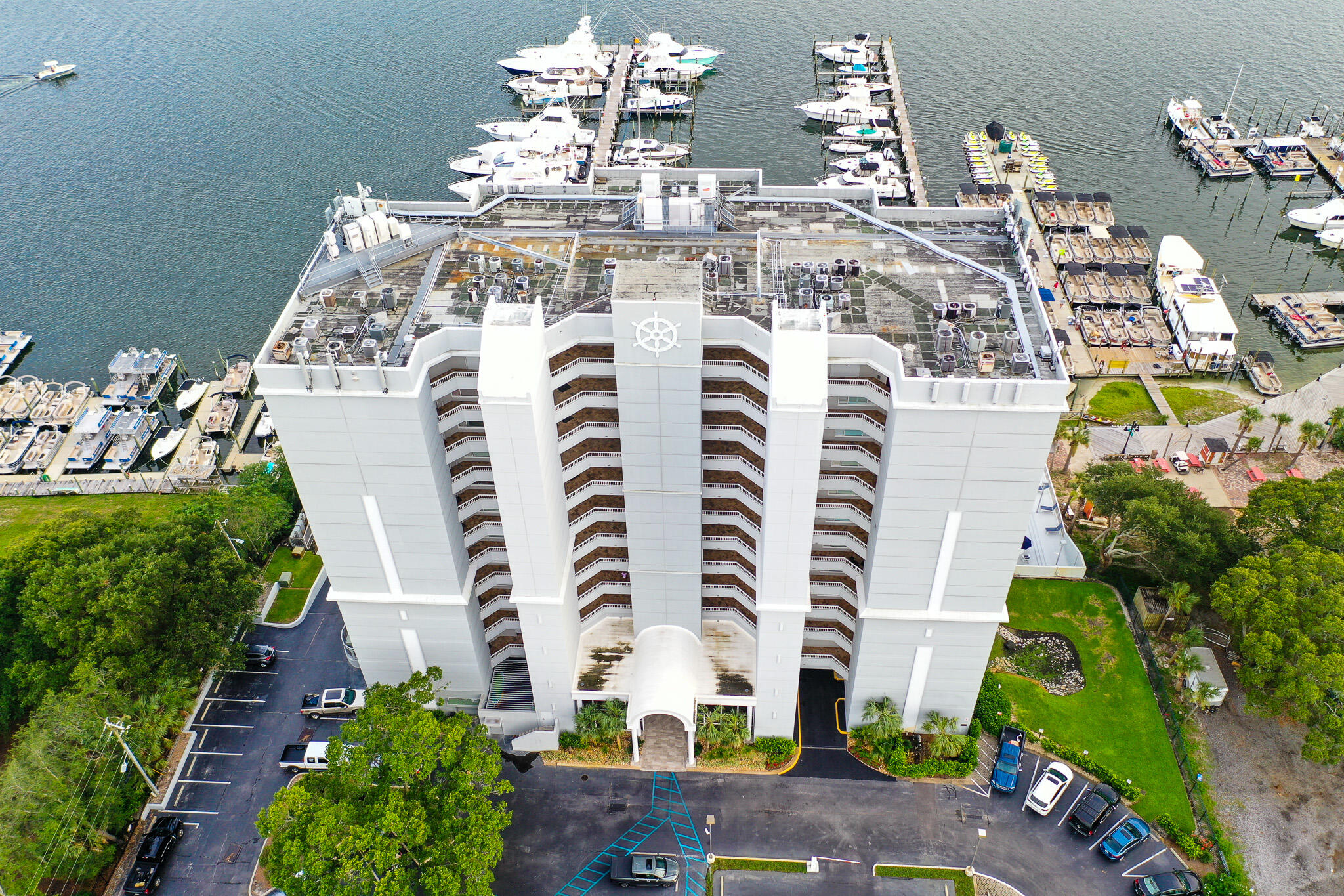 DESTIN YACHT CLUB - Residential Lease