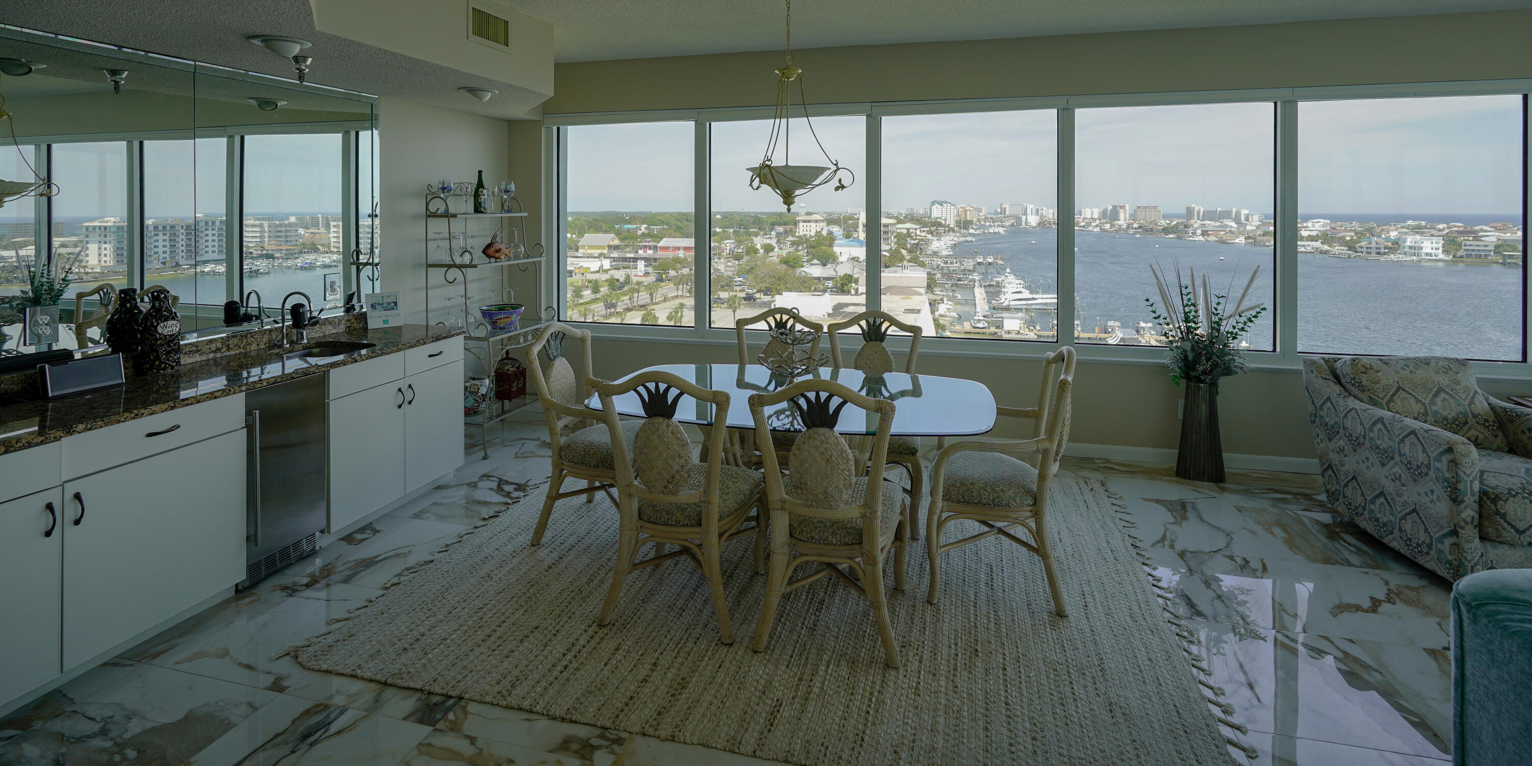 DESTIN YACHT CLUB - Residential Lease