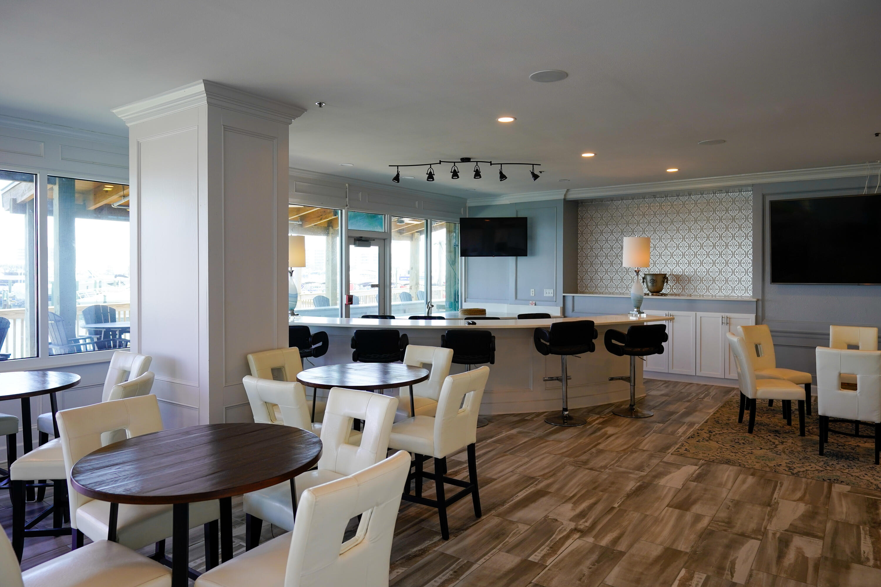 DESTIN YACHT CLUB - Residential Lease