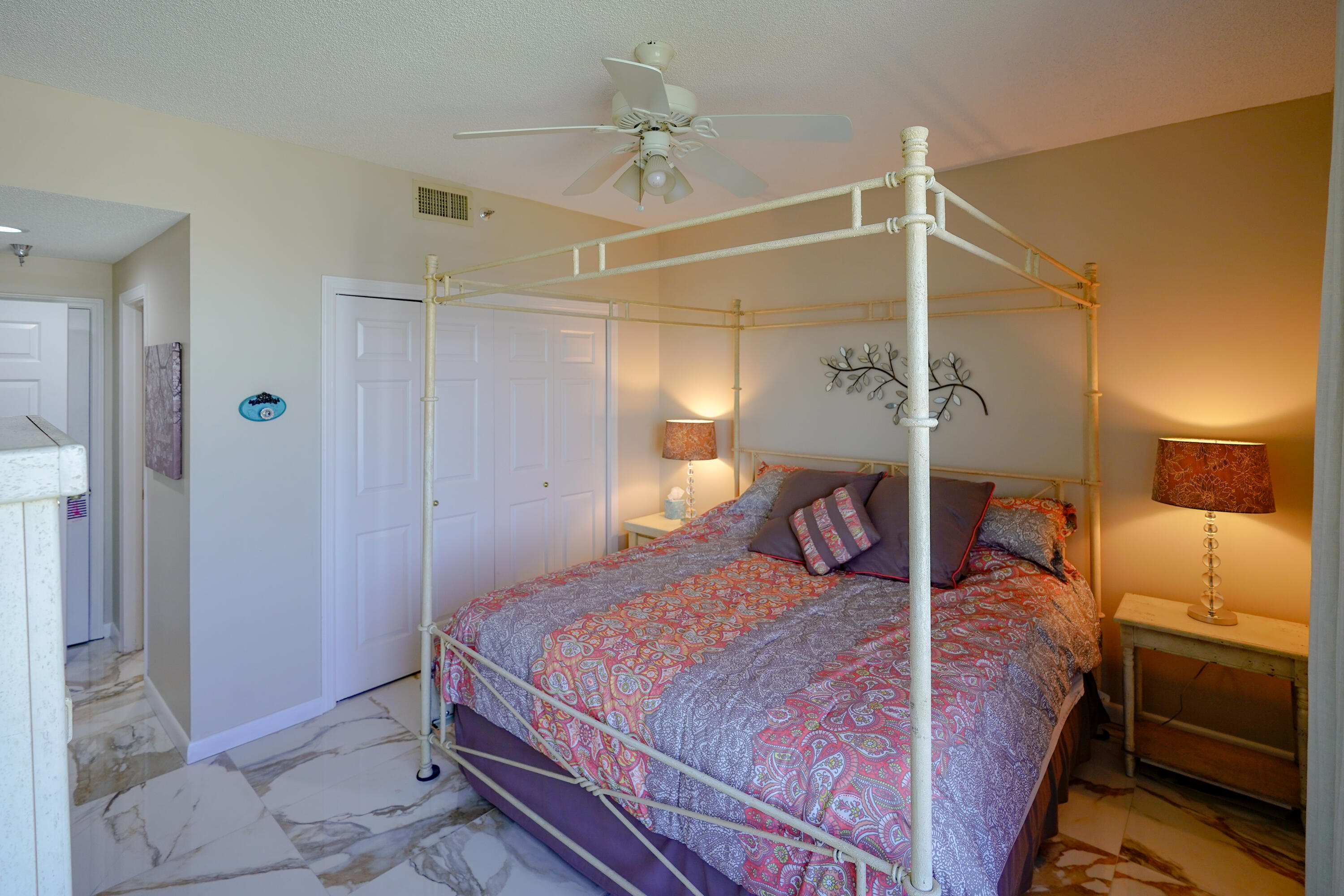 DESTIN YACHT CLUB - Residential Lease