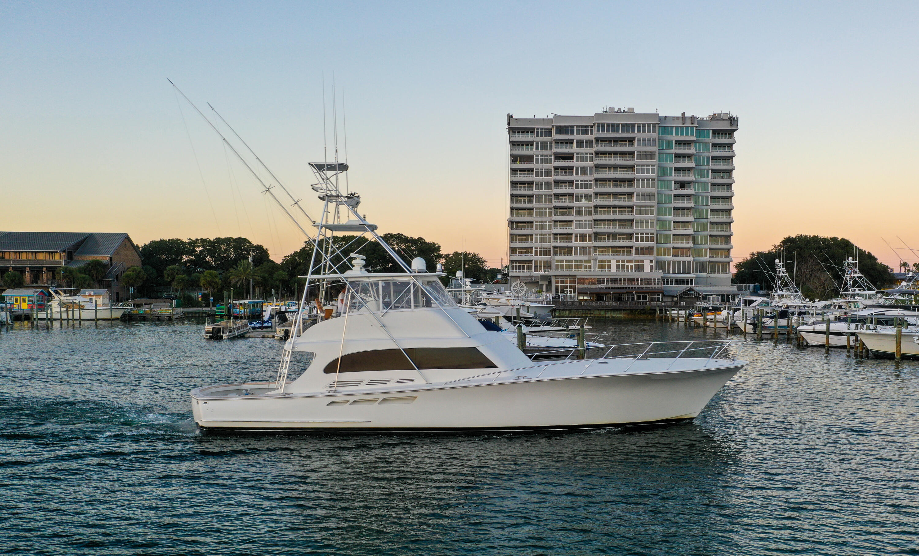 DESTIN YACHT CLUB - Residential Lease