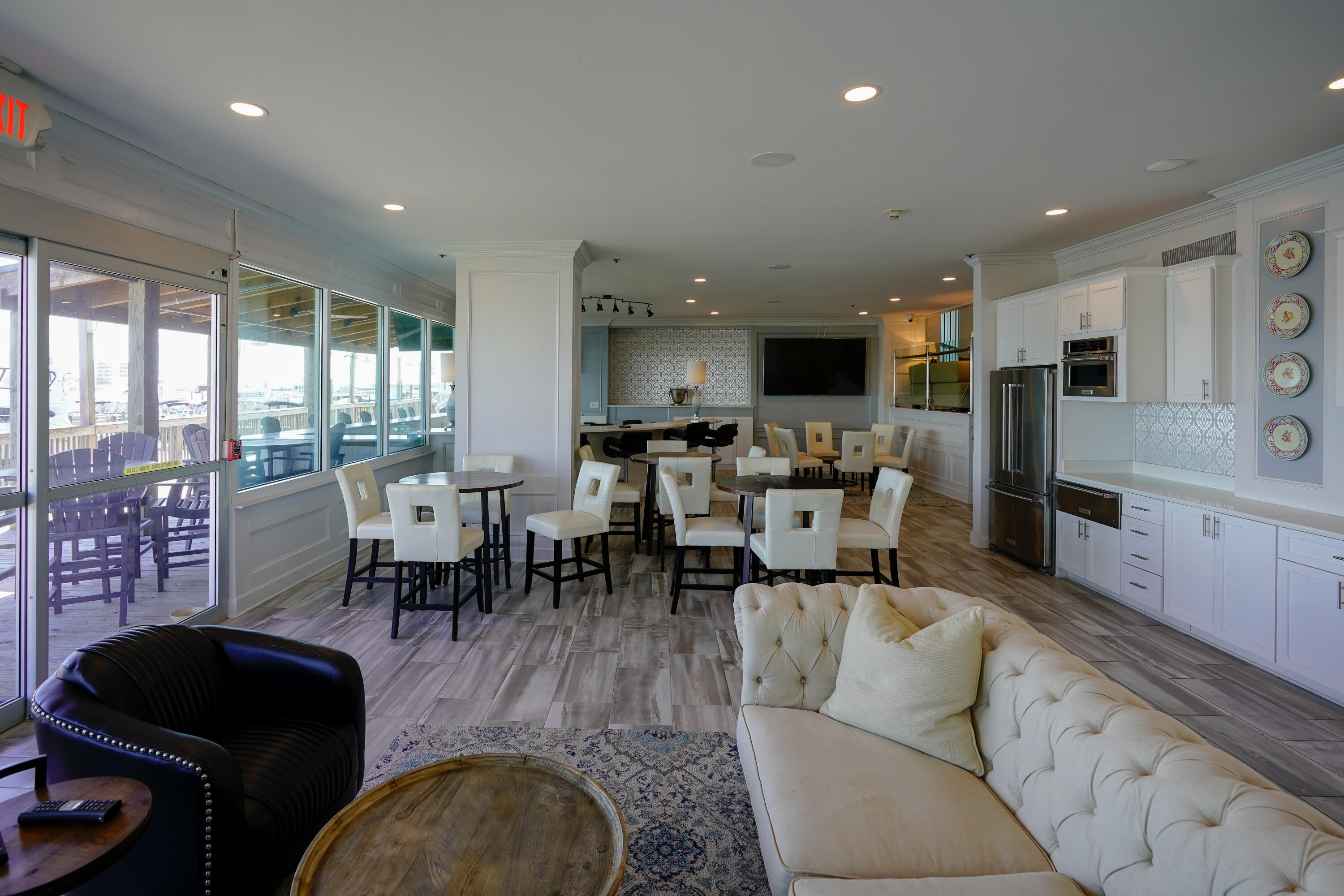 DESTIN YACHT CLUB - Residential Lease