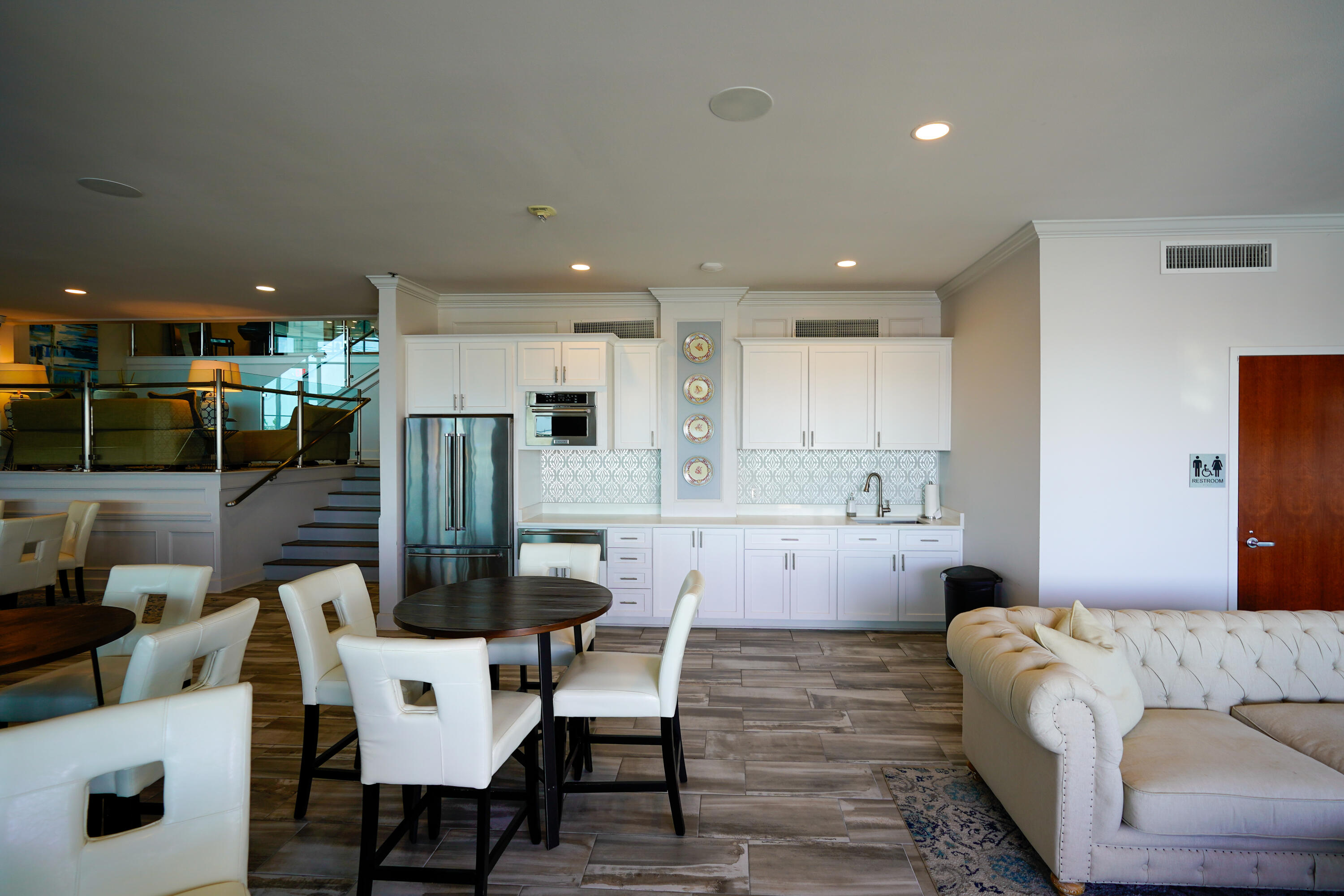 DESTIN YACHT CLUB - Residential Lease