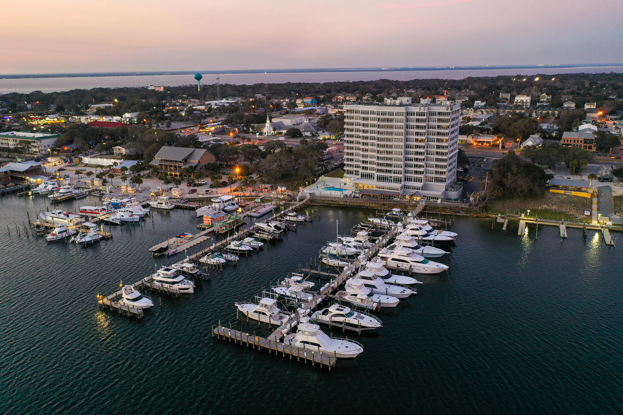 DESTIN YACHT CLUB - Residential Lease
