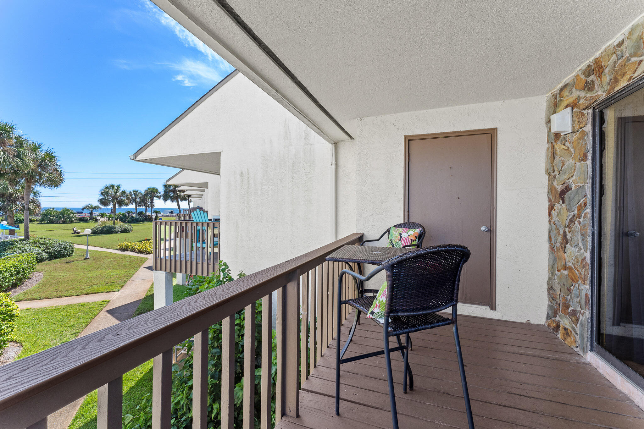 BLUE SURF TOWNHOMES - Residential