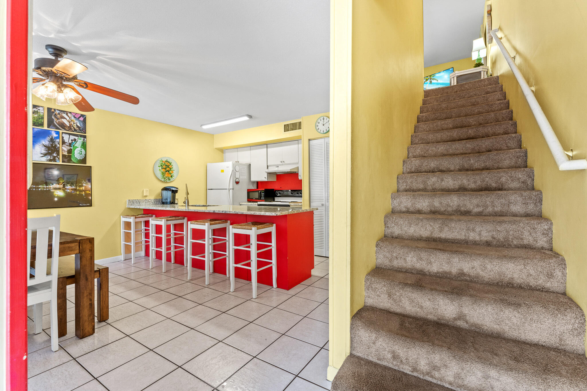 BLUE SURF TOWNHOMES - Residential