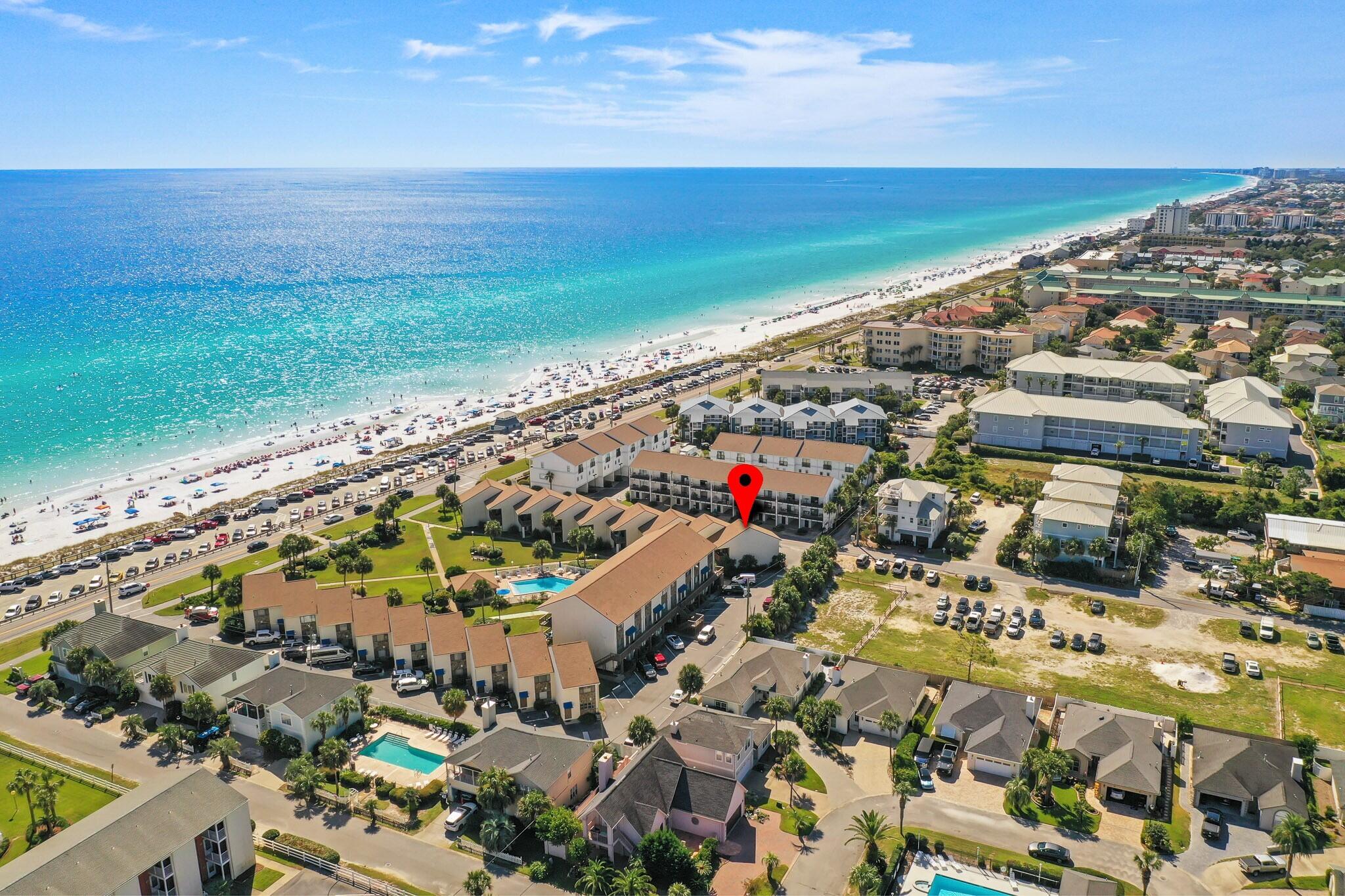 BLUE SURF TOWNHOMES - Residential