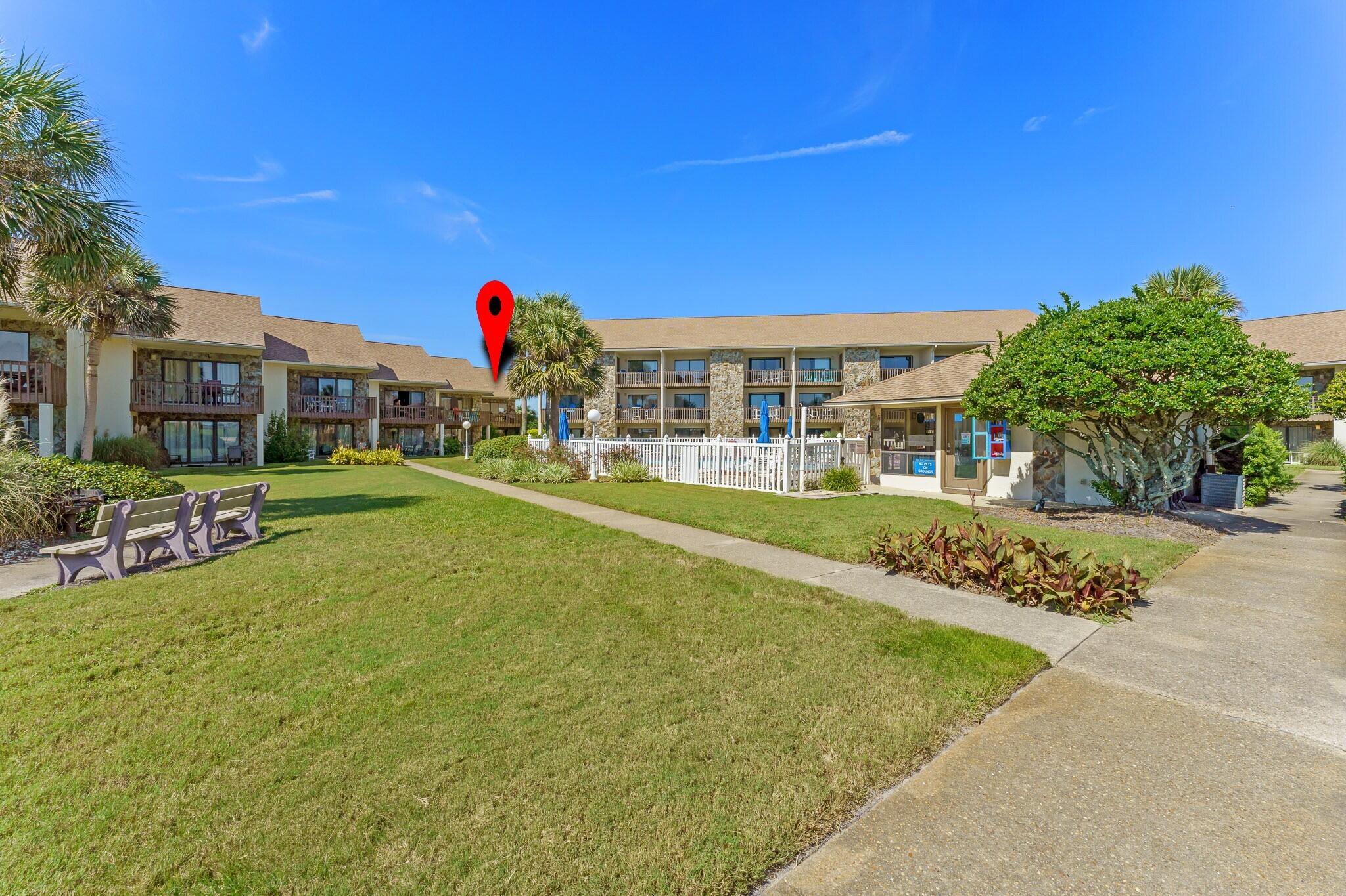 BLUE SURF TOWNHOMES - Residential