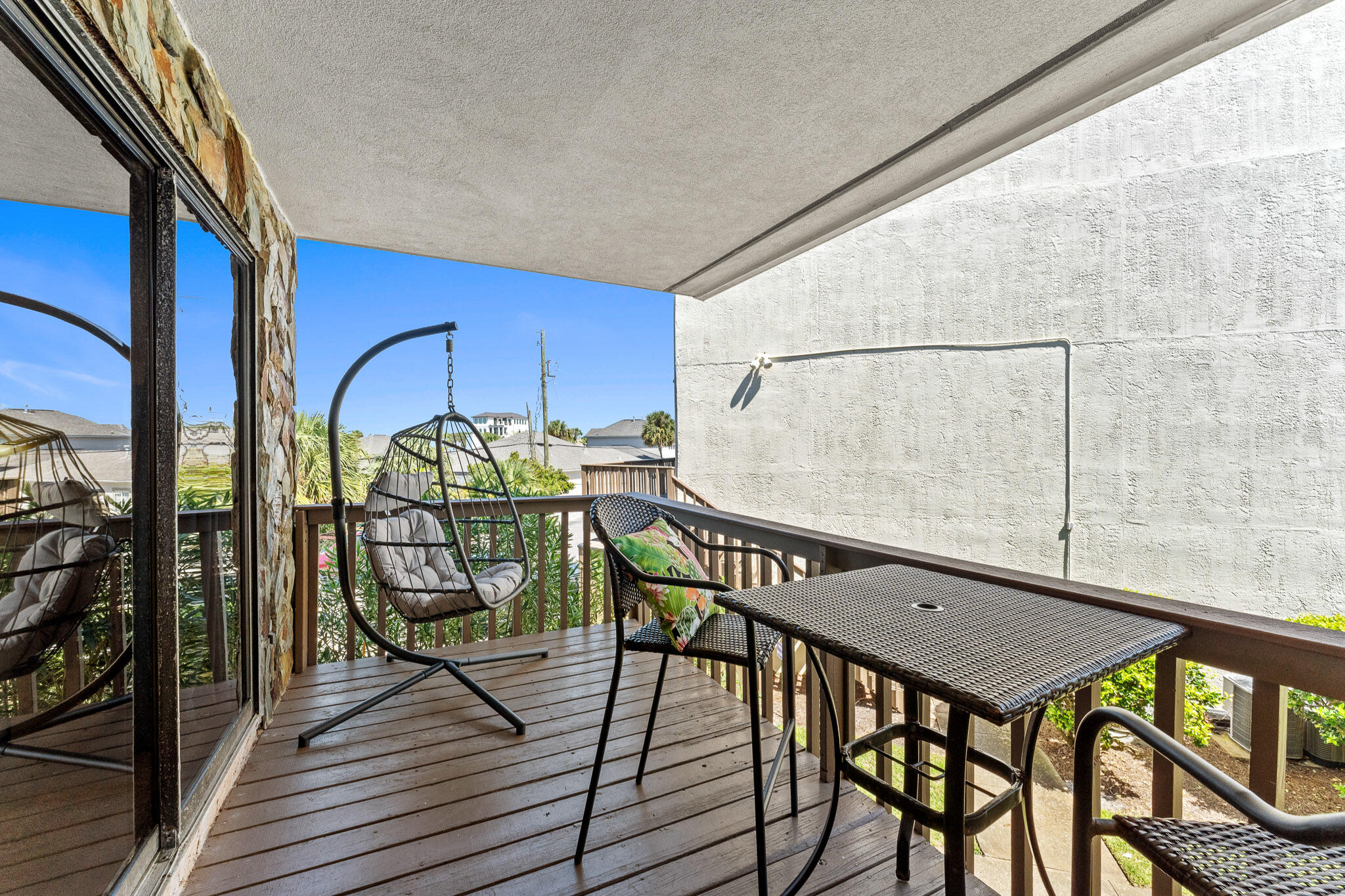 BLUE SURF TOWNHOMES - Residential