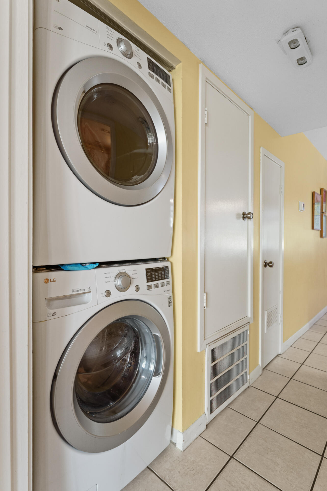 BLUE SURF TOWNHOMES - Residential