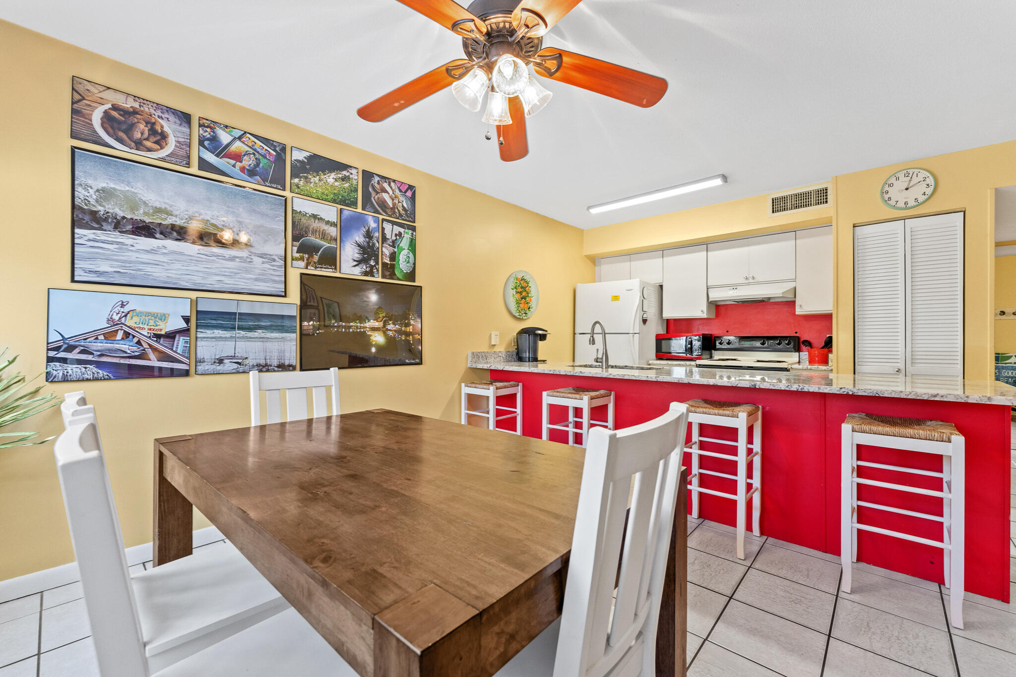 BLUE SURF TOWNHOMES - Residential