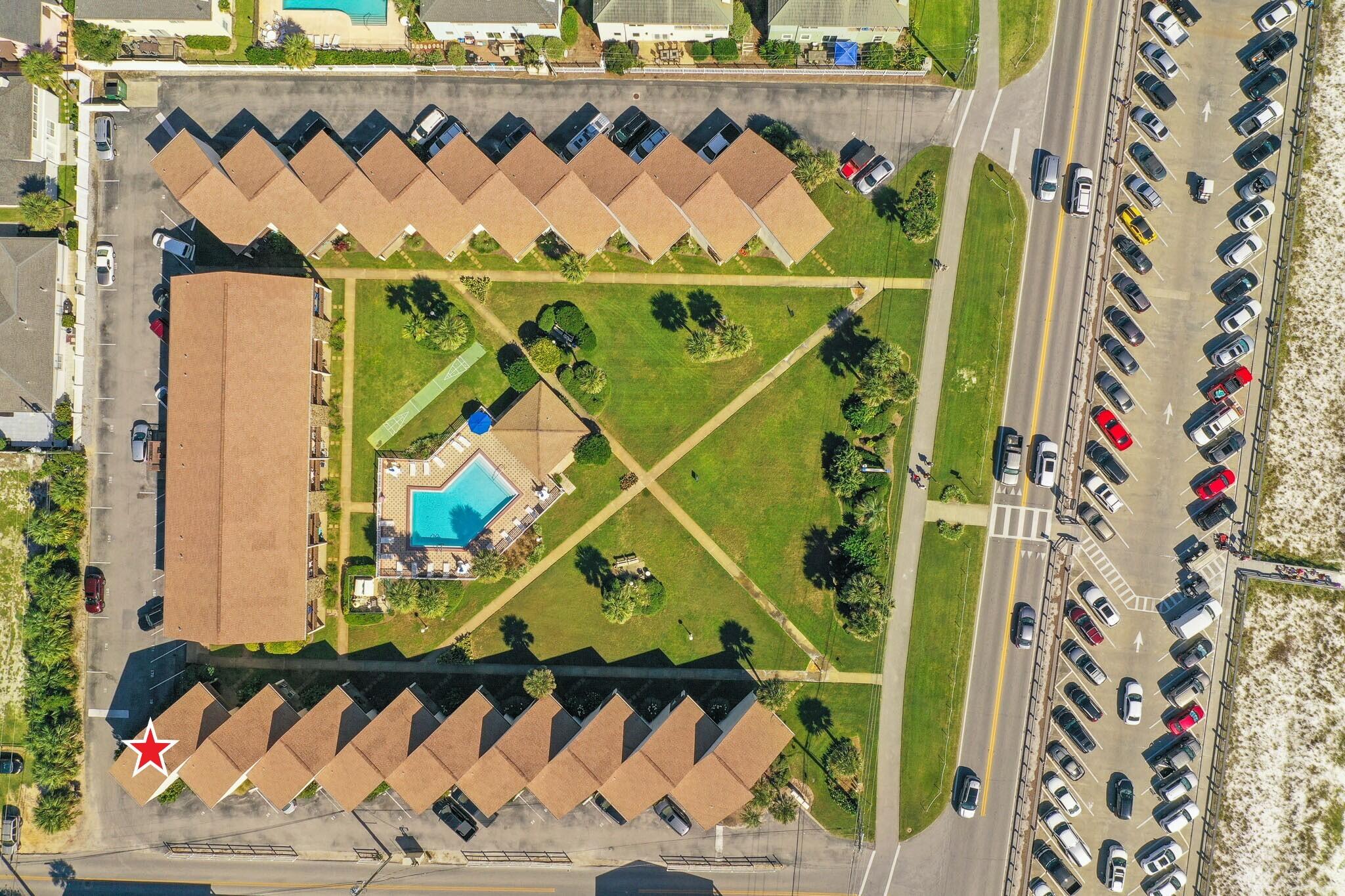 BLUE SURF TOWNHOMES - Residential