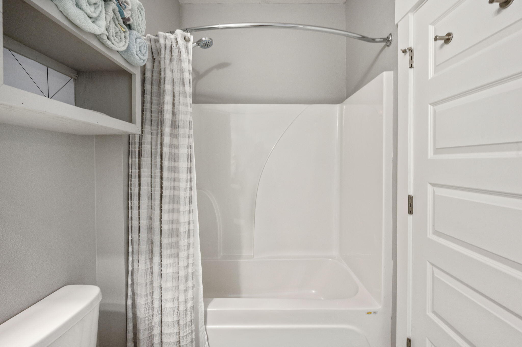 WATER'S EDGE - Residential