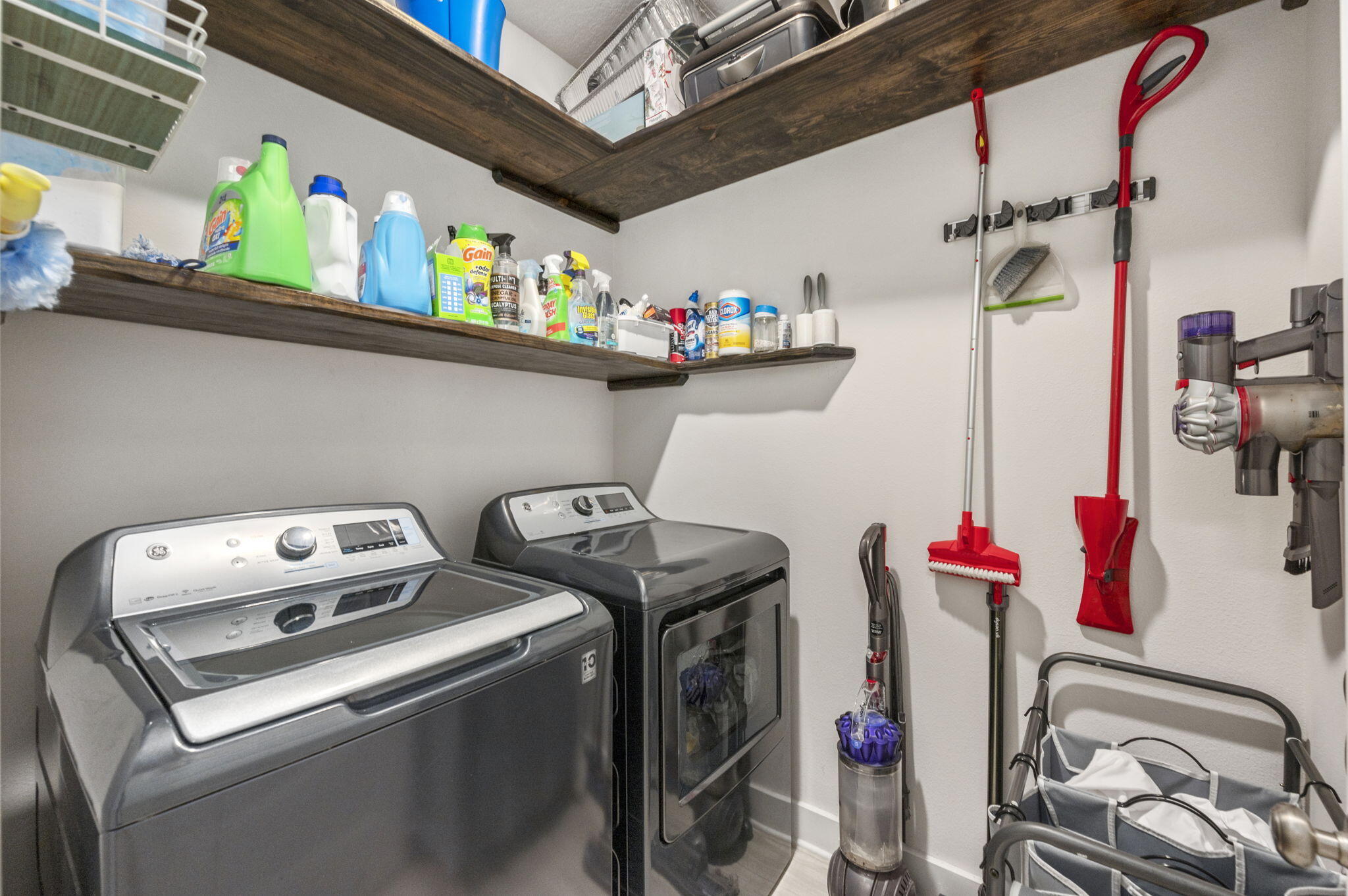 WATER'S EDGE - Residential