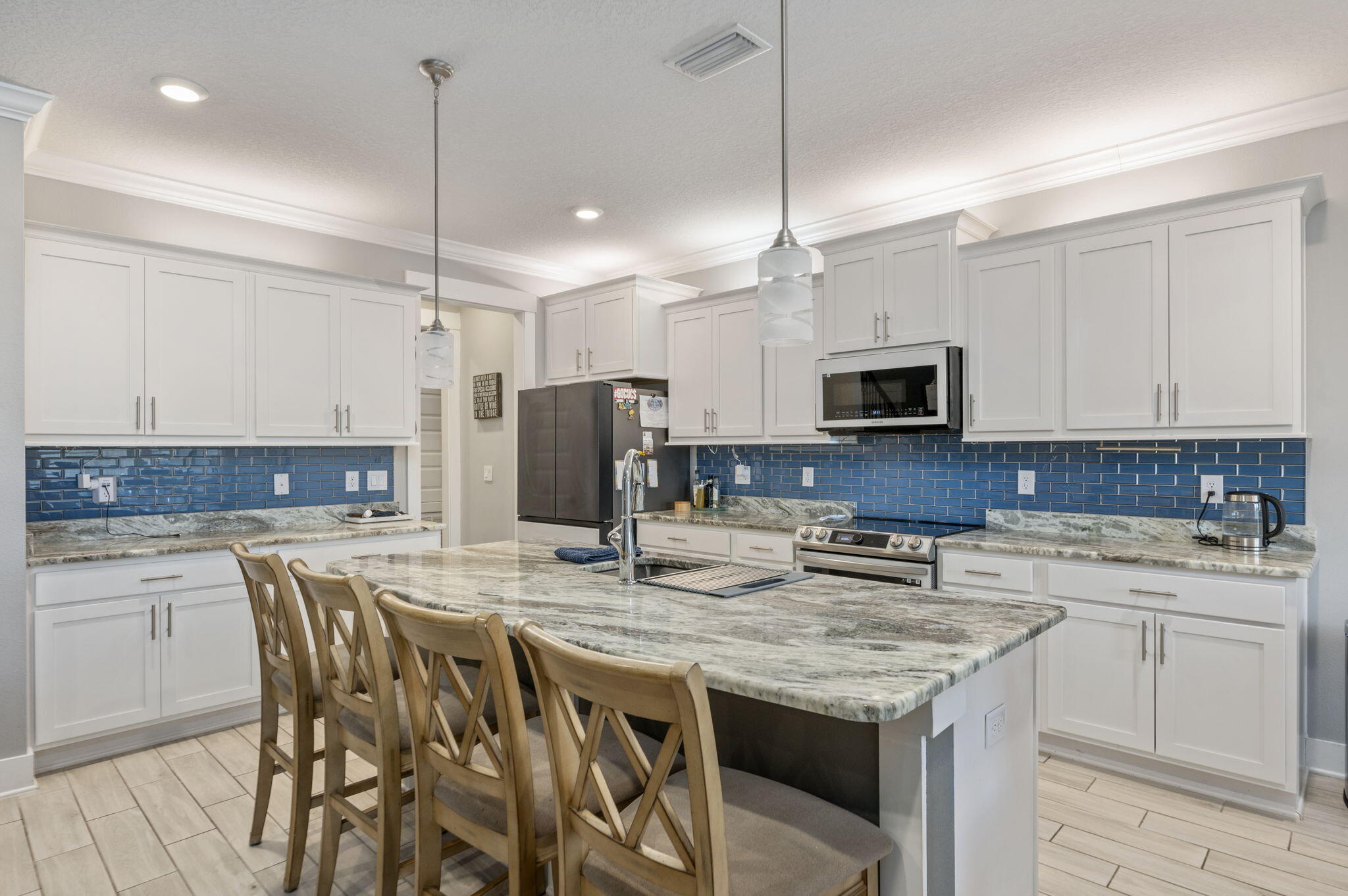 WATER'S EDGE - Residential