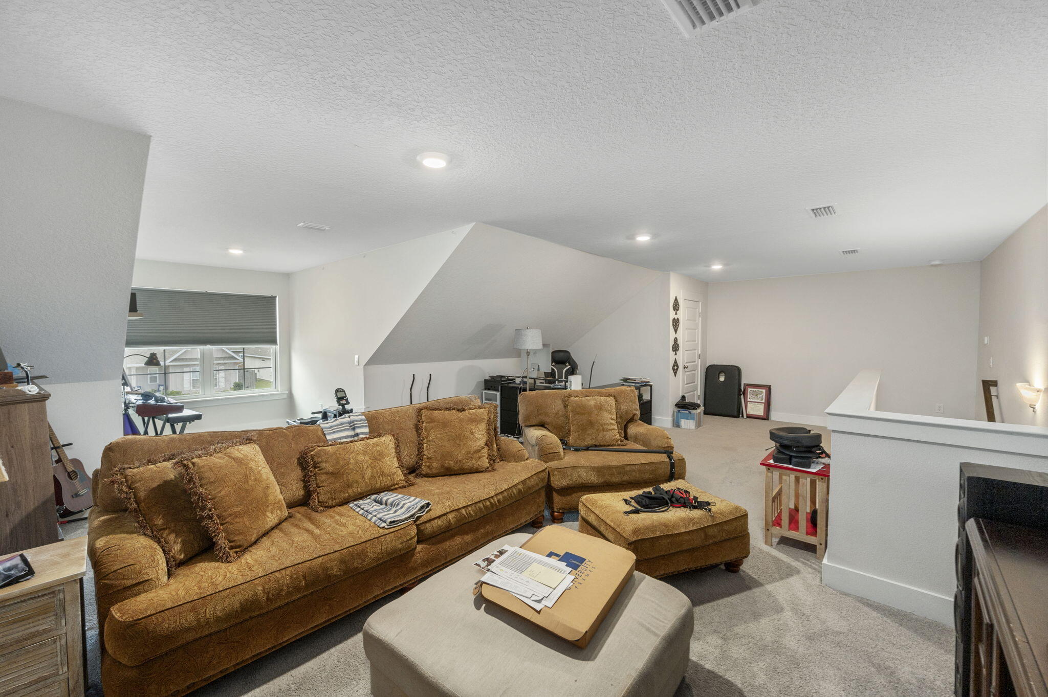 WATER'S EDGE - Residential