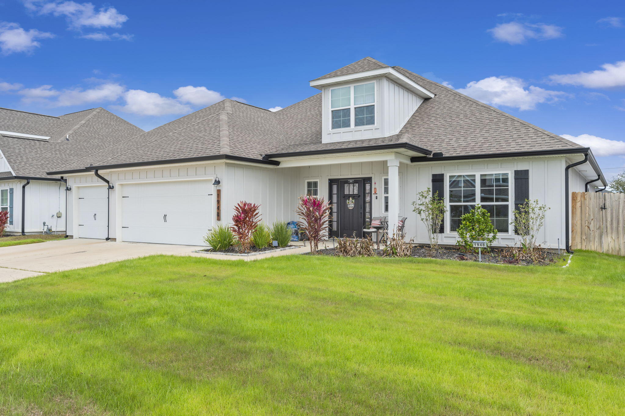 WATER'S EDGE - Residential