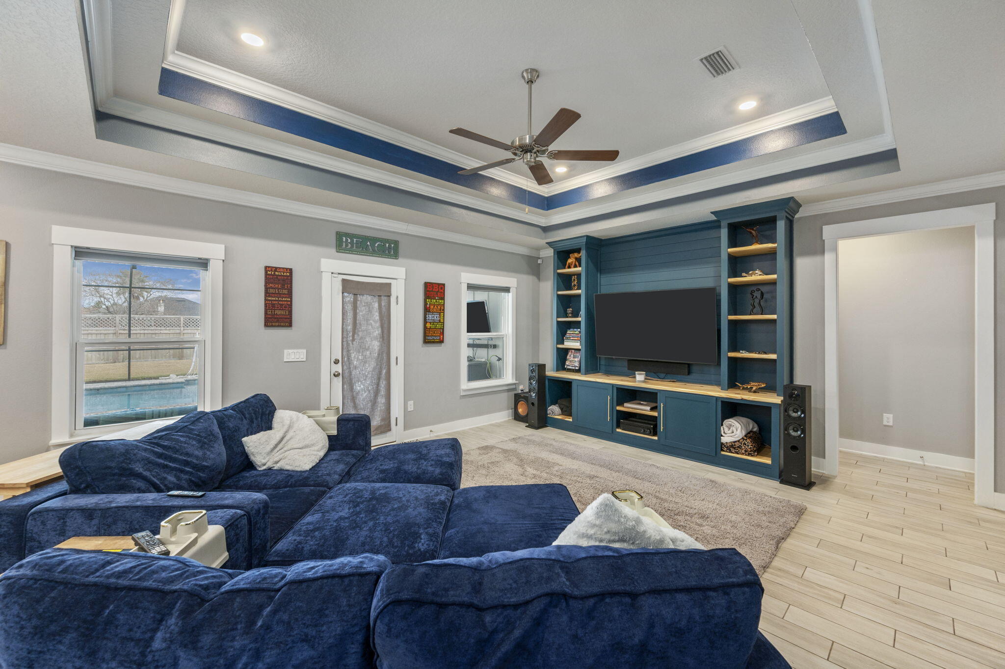 WATER'S EDGE - Residential