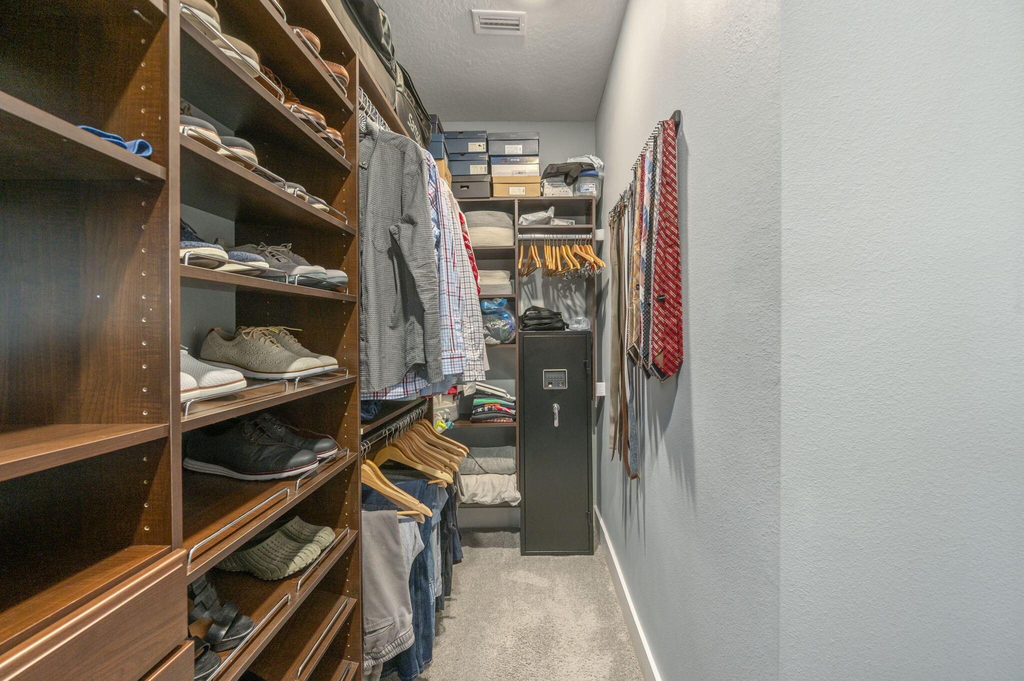 WATER'S EDGE - Residential