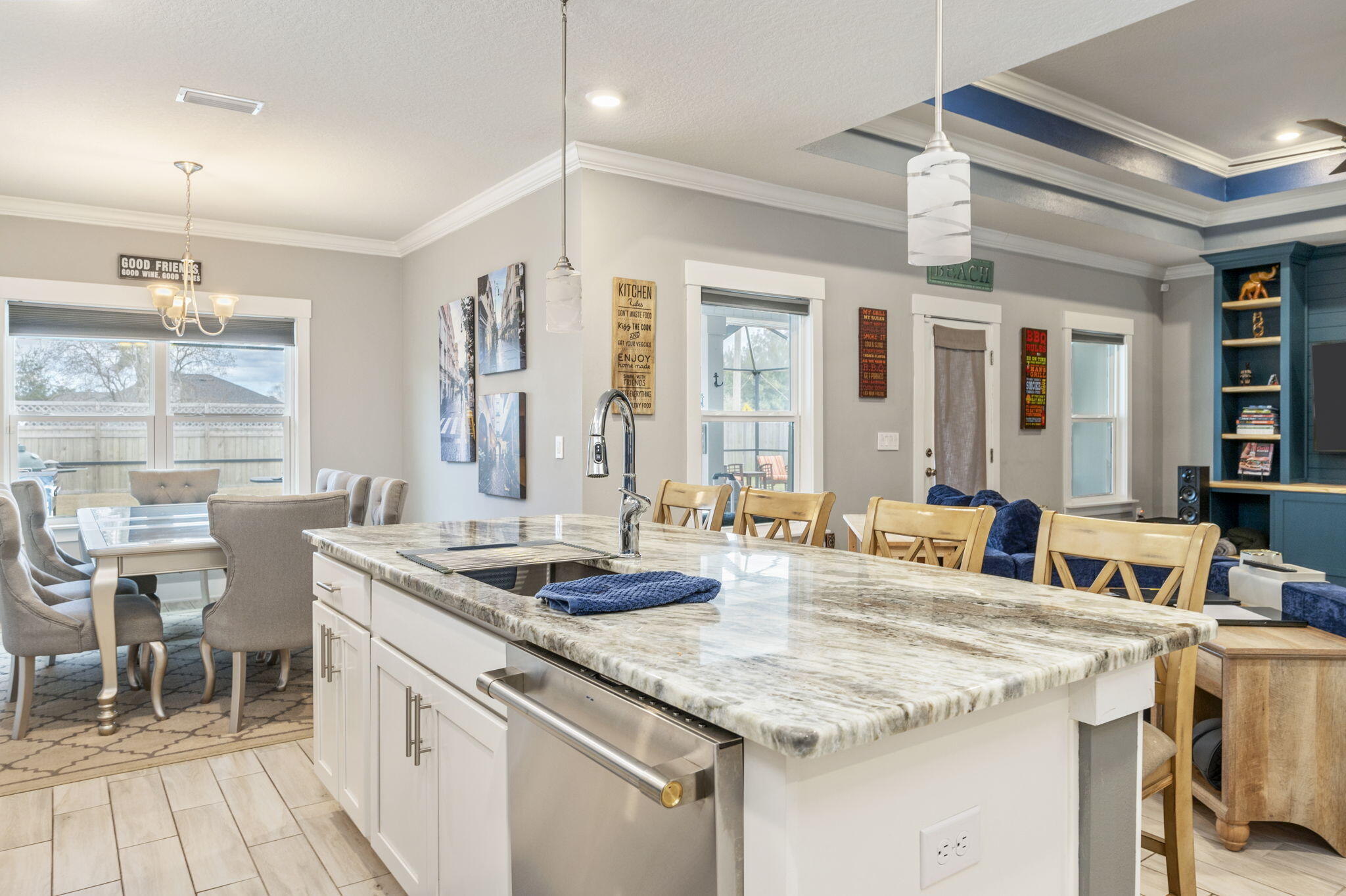 WATER'S EDGE - Residential