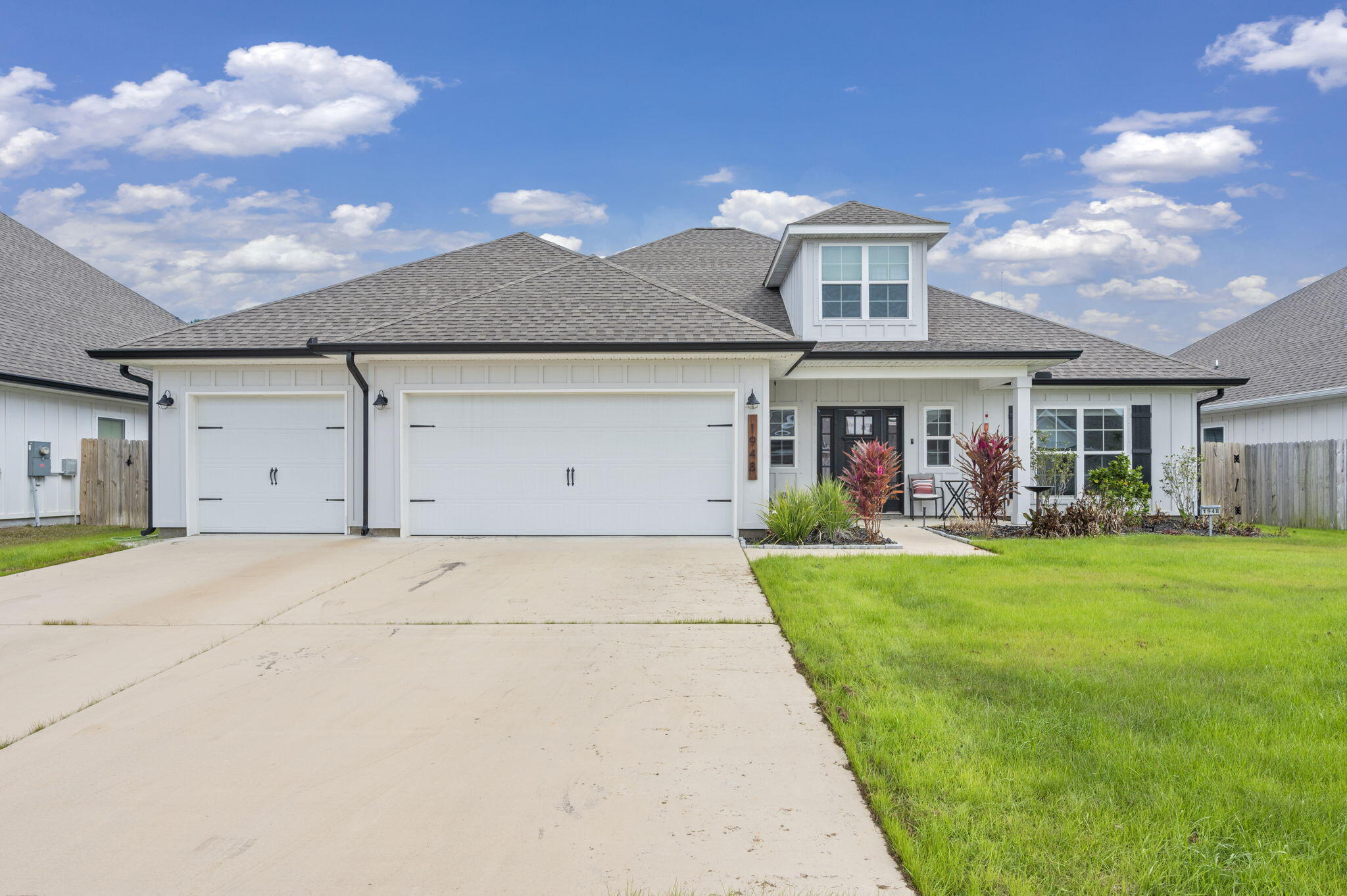 WATER'S EDGE - Residential