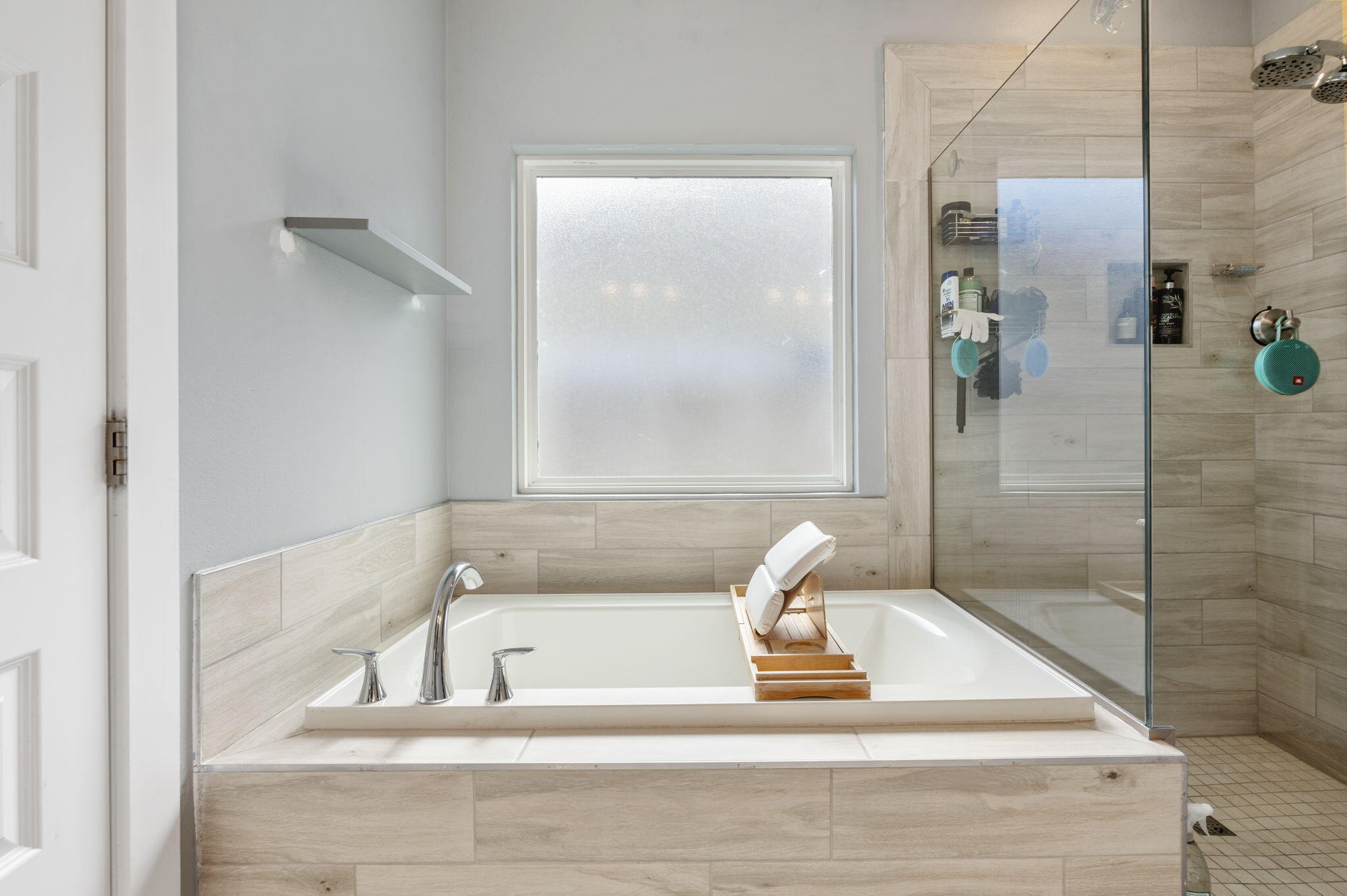 WATER'S EDGE - Residential