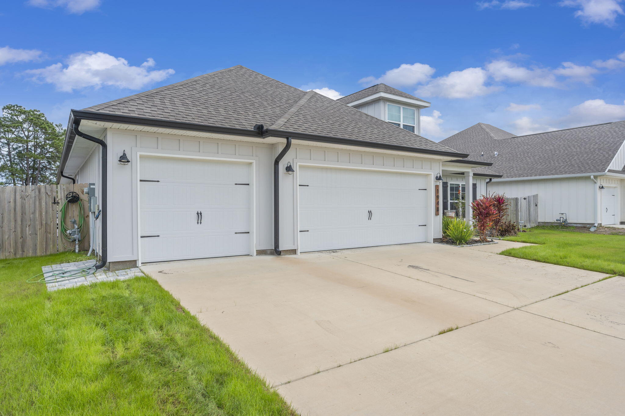 WATER'S EDGE - Residential