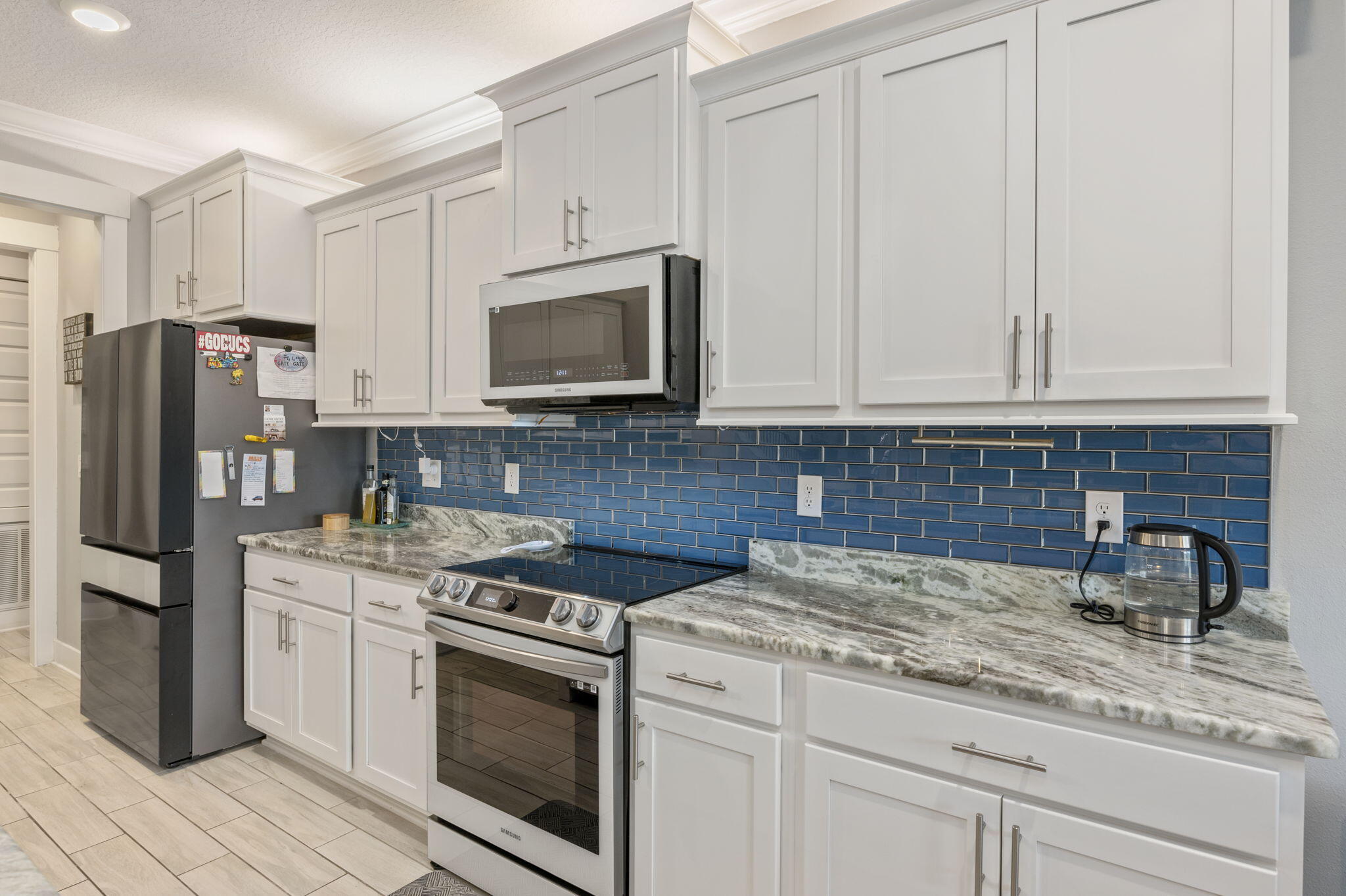 WATER'S EDGE - Residential