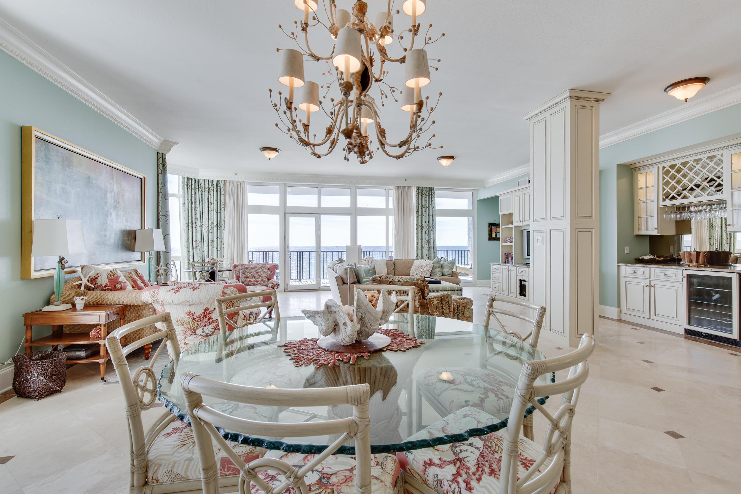 REGENCY TOWERS - Residential