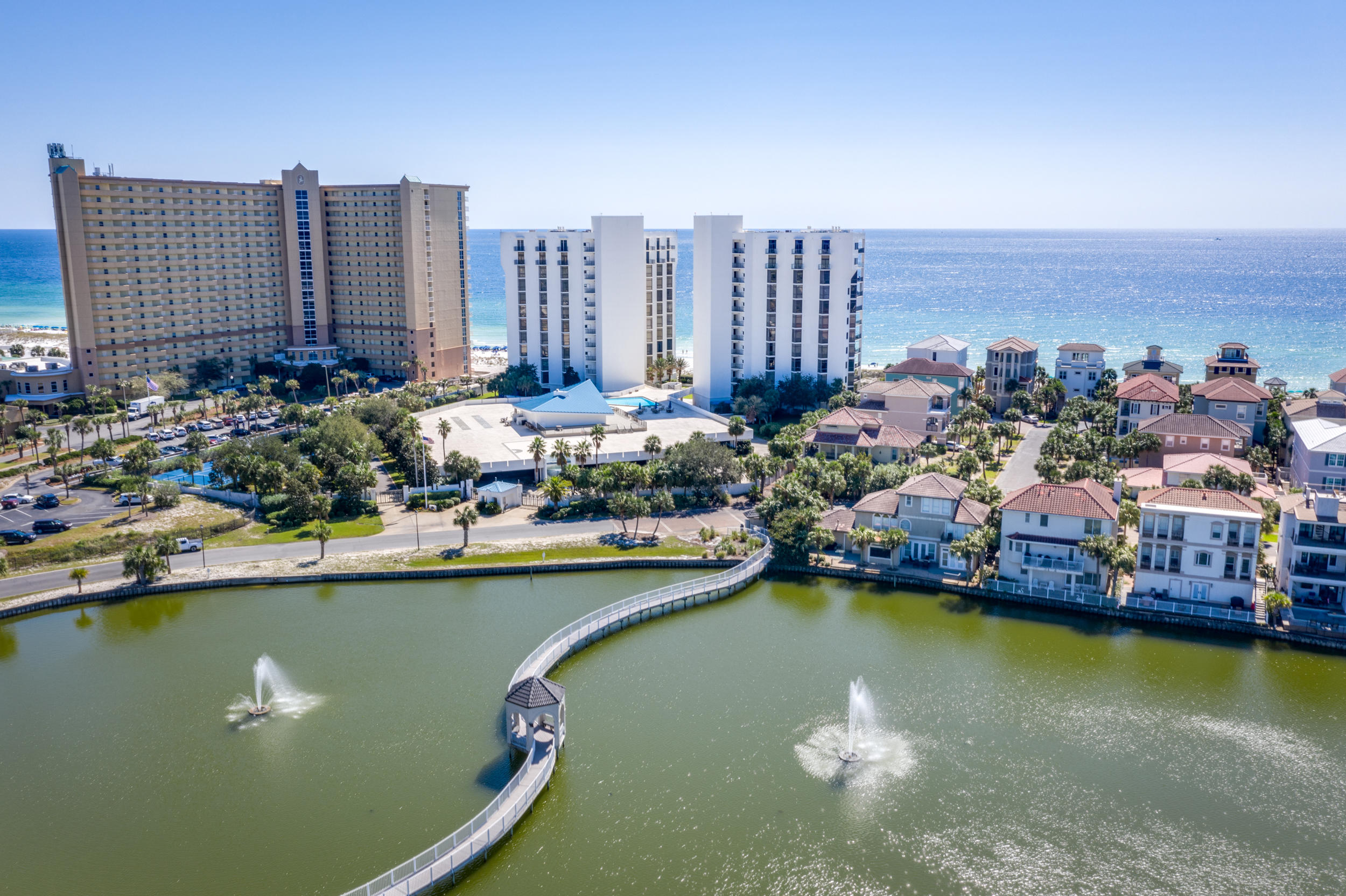 REGENCY TOWERS - Residential