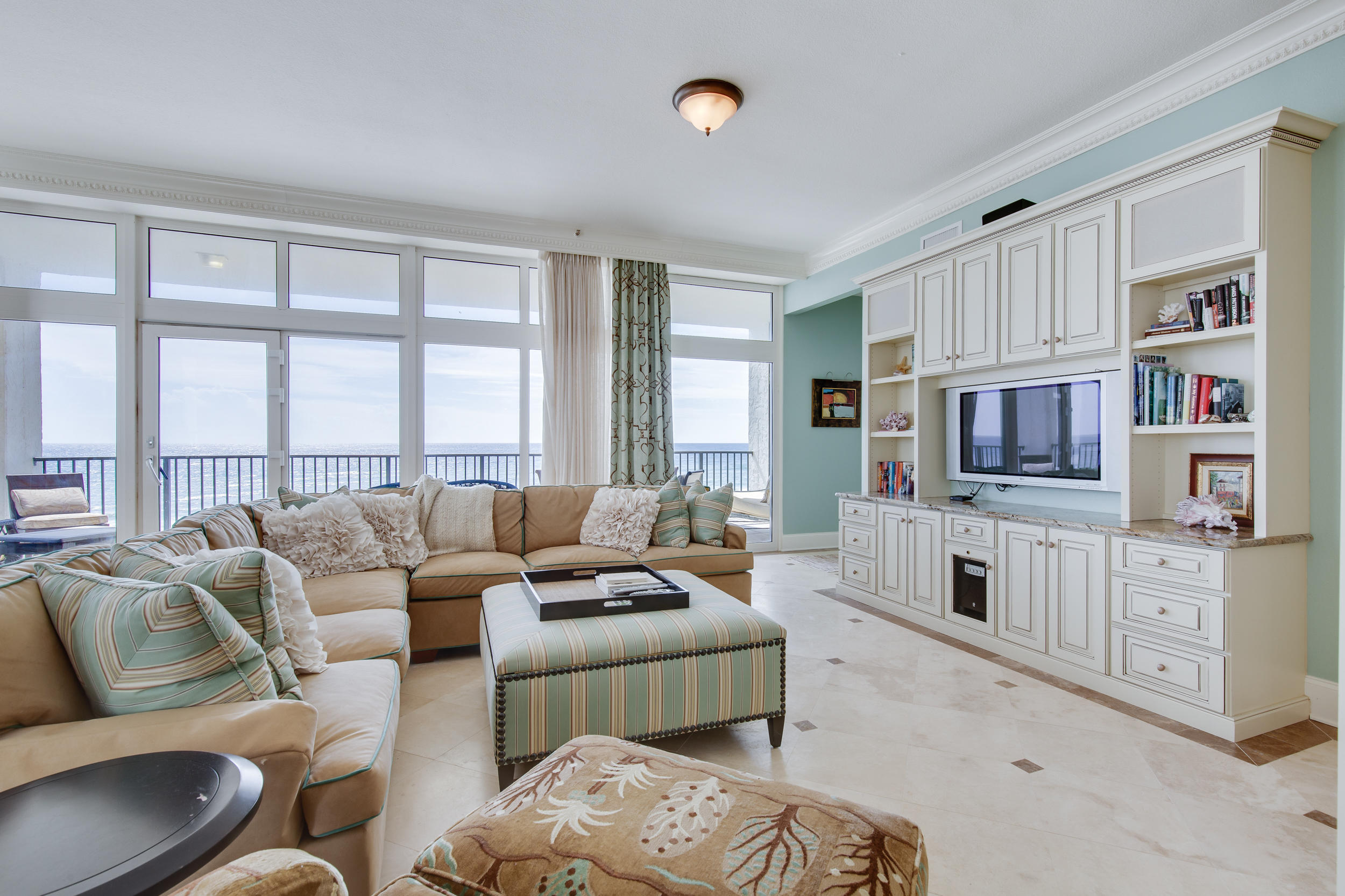 REGENCY TOWERS - Residential