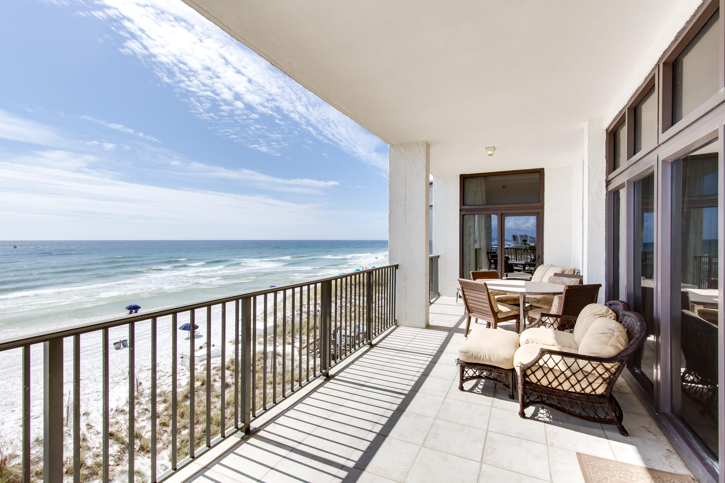 REGENCY TOWERS - Residential