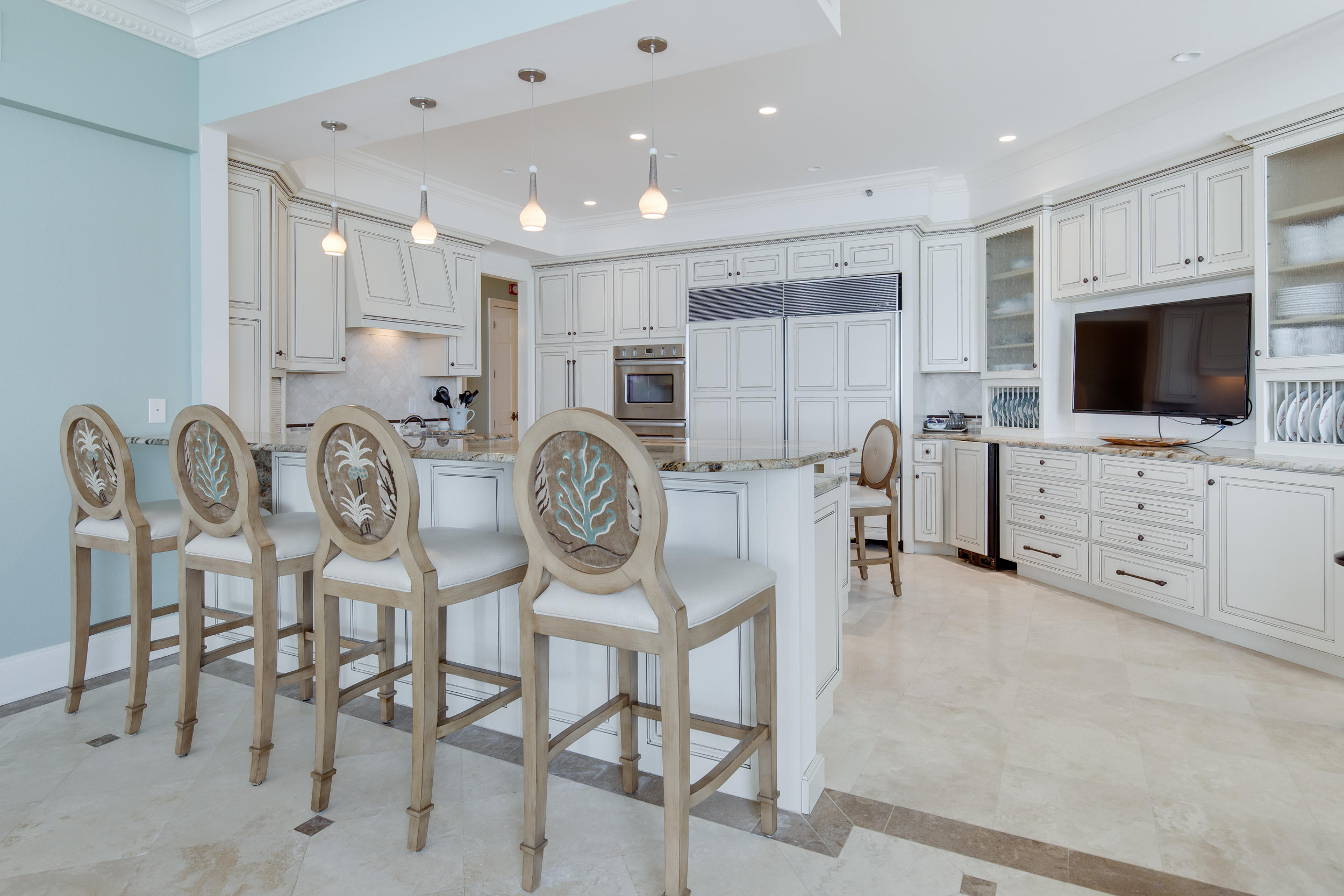 REGENCY TOWERS - Residential