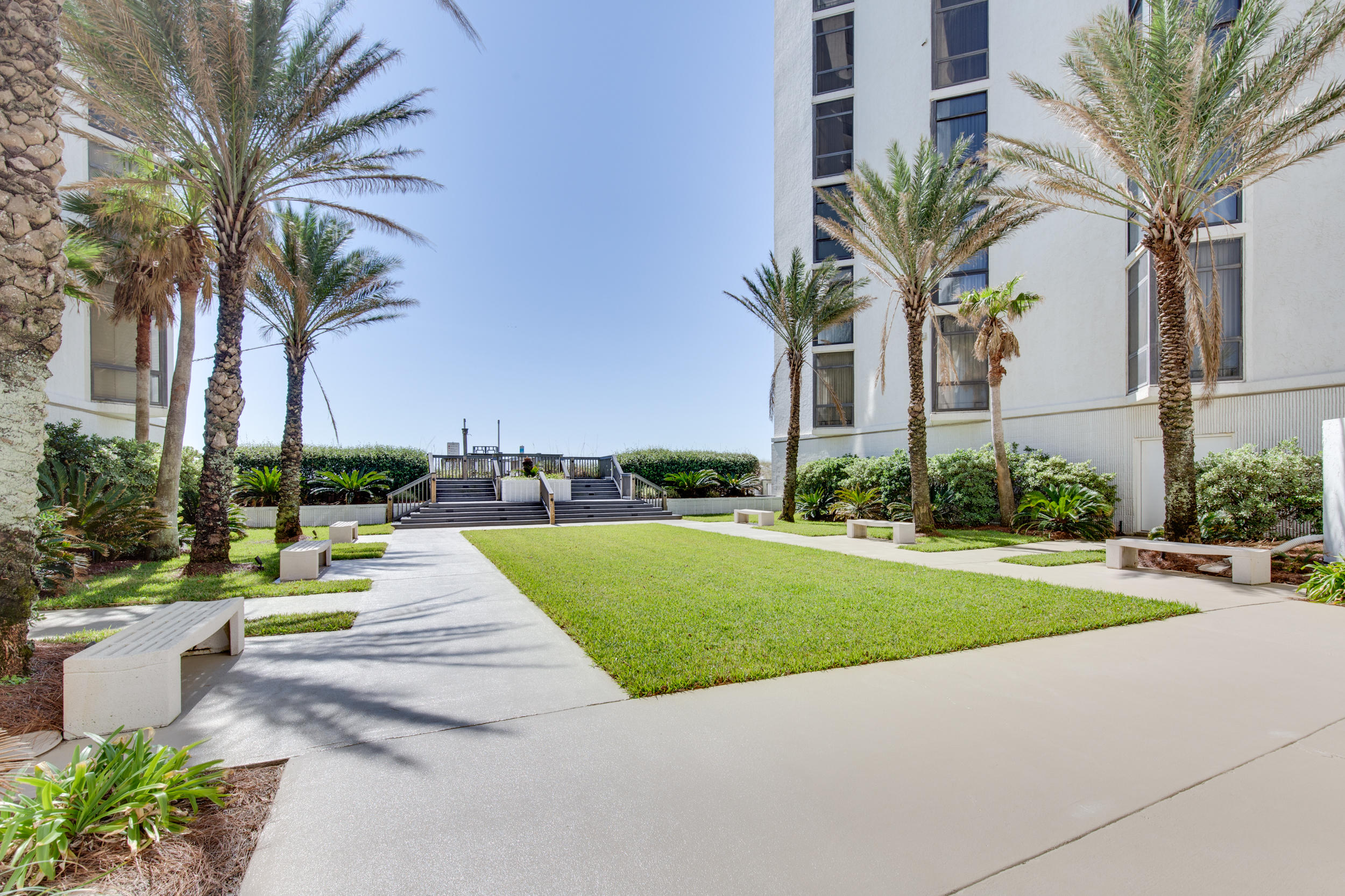 REGENCY TOWERS - Residential