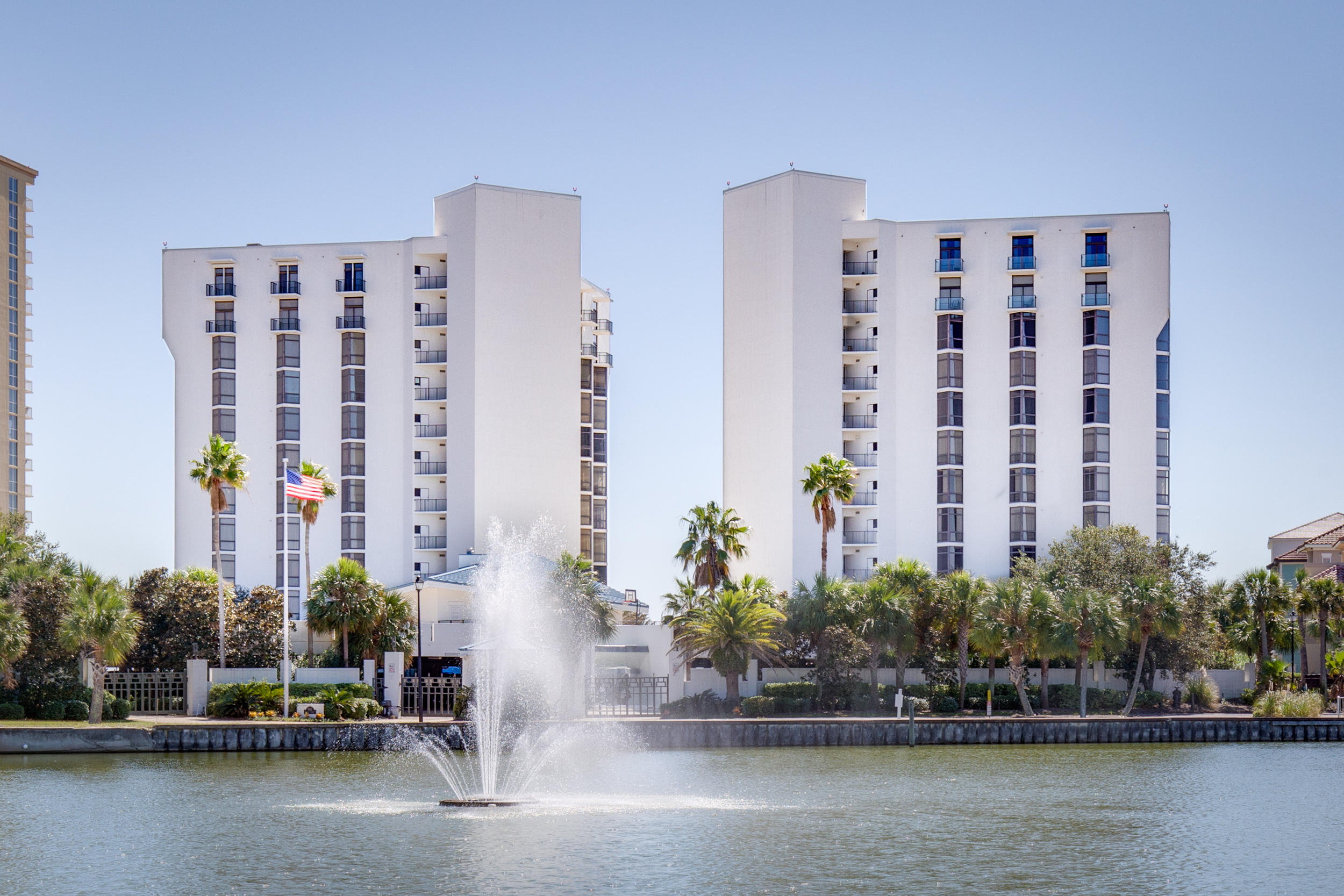 REGENCY TOWERS - Residential