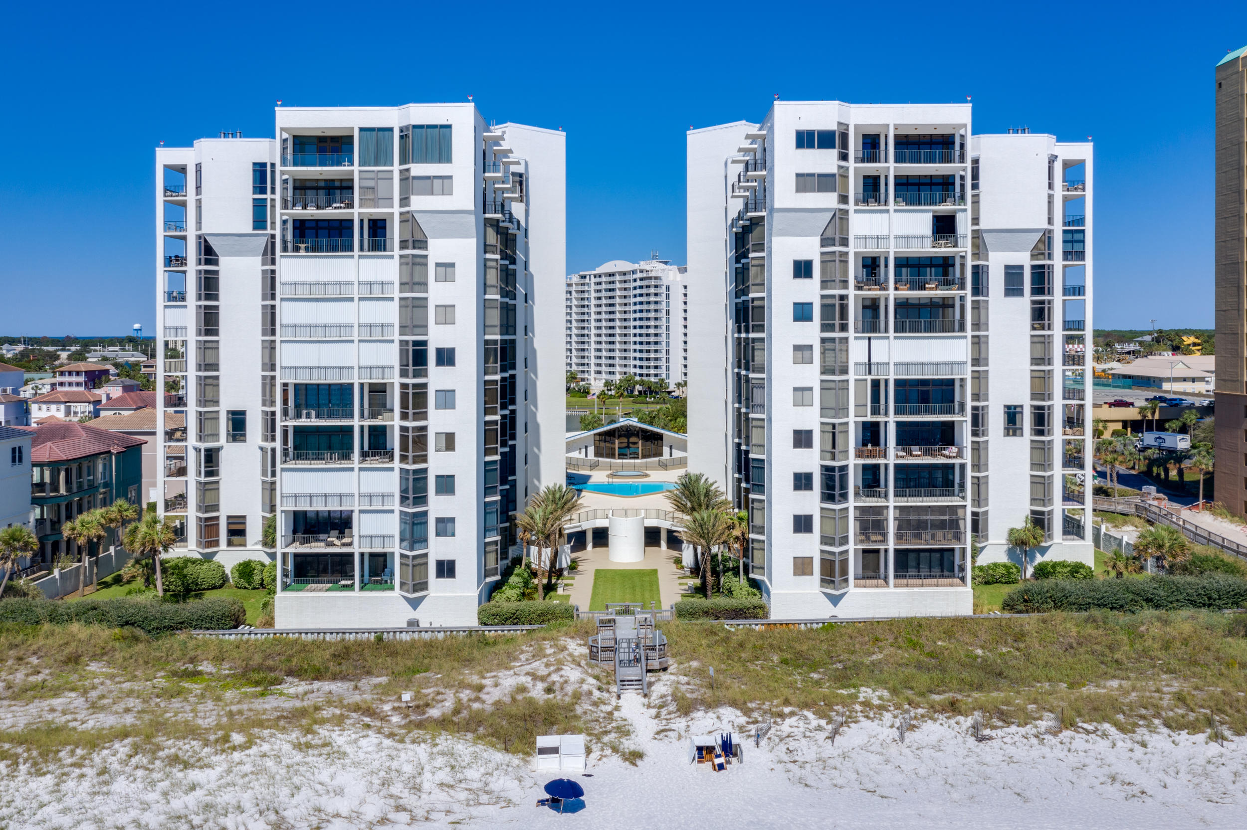 REGENCY TOWERS - Residential