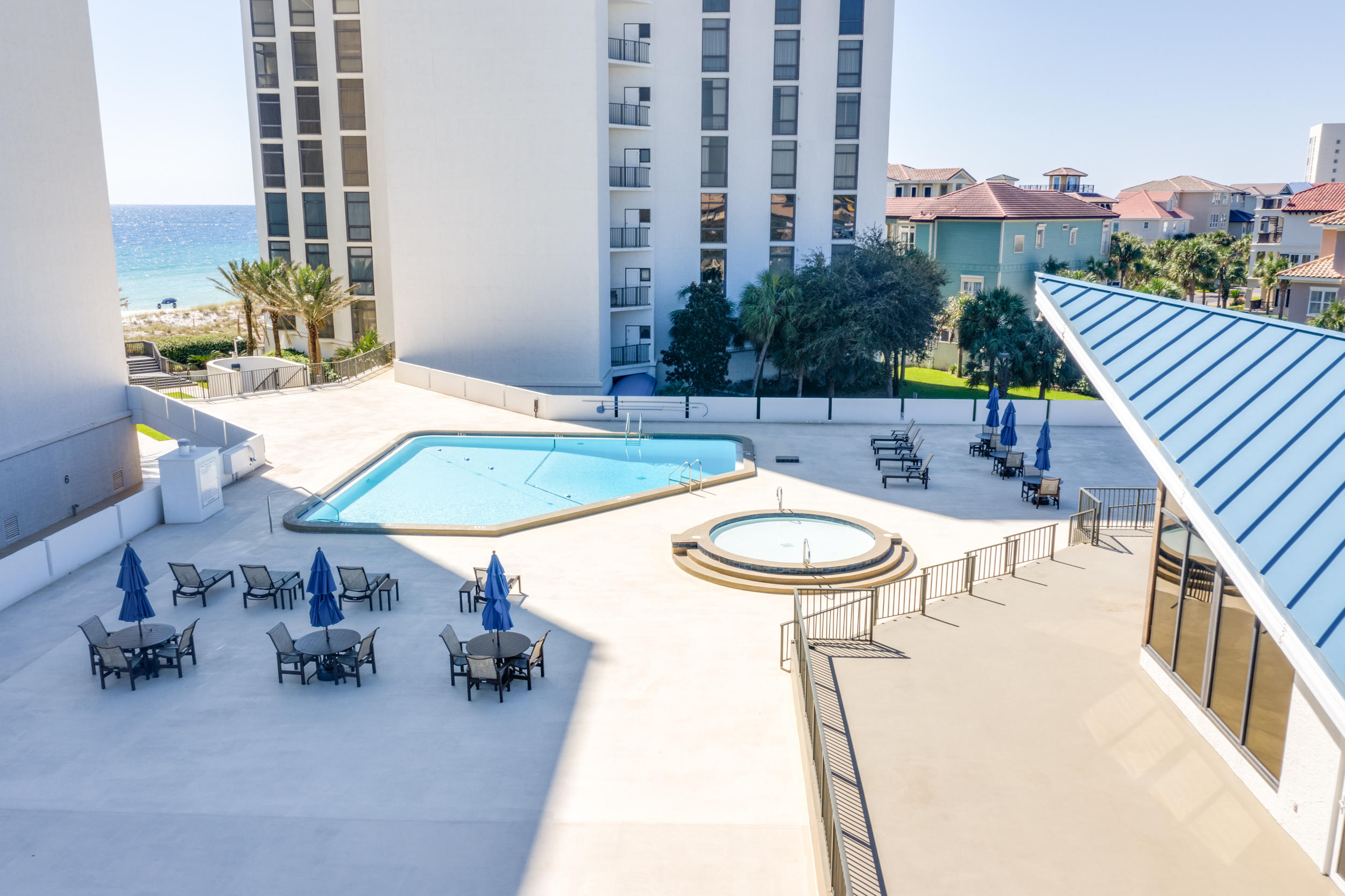 REGENCY TOWERS - Residential