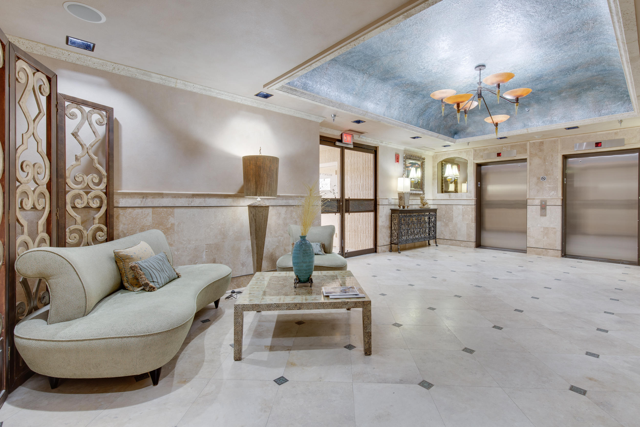 REGENCY TOWERS - Residential
