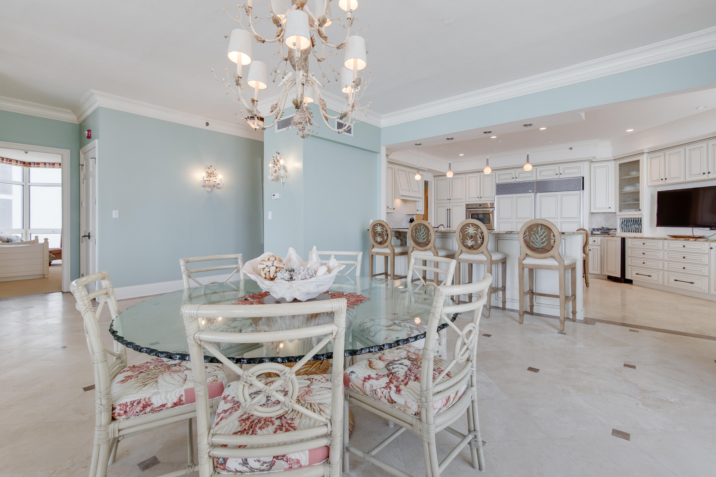 REGENCY TOWERS - Residential
